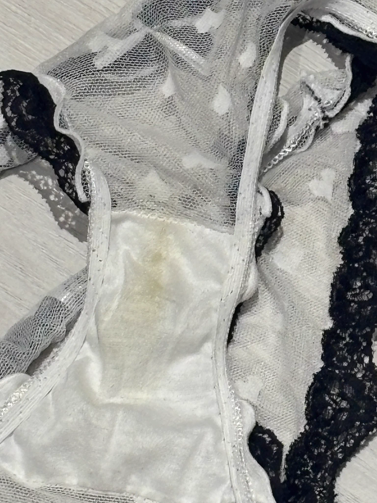 現貨騷貨內褲一件
味道👅超讚
今天老師家教一整天騎車跑來跑去，夏天的味道更濃郁～

喜歡的朋友趕快私訊老師購買帶走
明天可以寄出
特價$399一件+性感穿照

或是可選$520四件組優惠方案
1慰慰淫水
2原味內褲
3性感穿照
4露點影片
#原味內褲 #慰慰視訊 #慰慰影片 https://t.co/BVnbCJufci