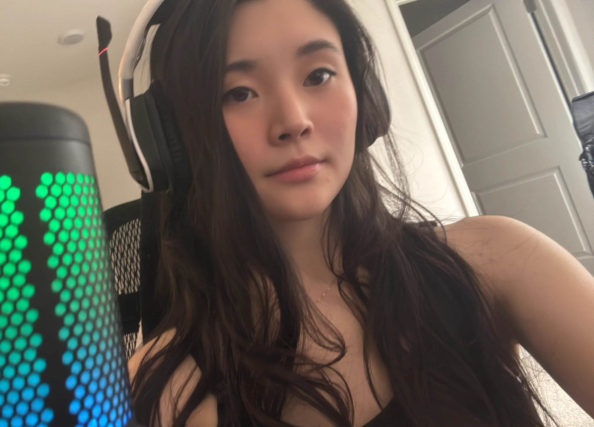 meeee + me kinda nakey https://t.co/jDq1hdTRsr