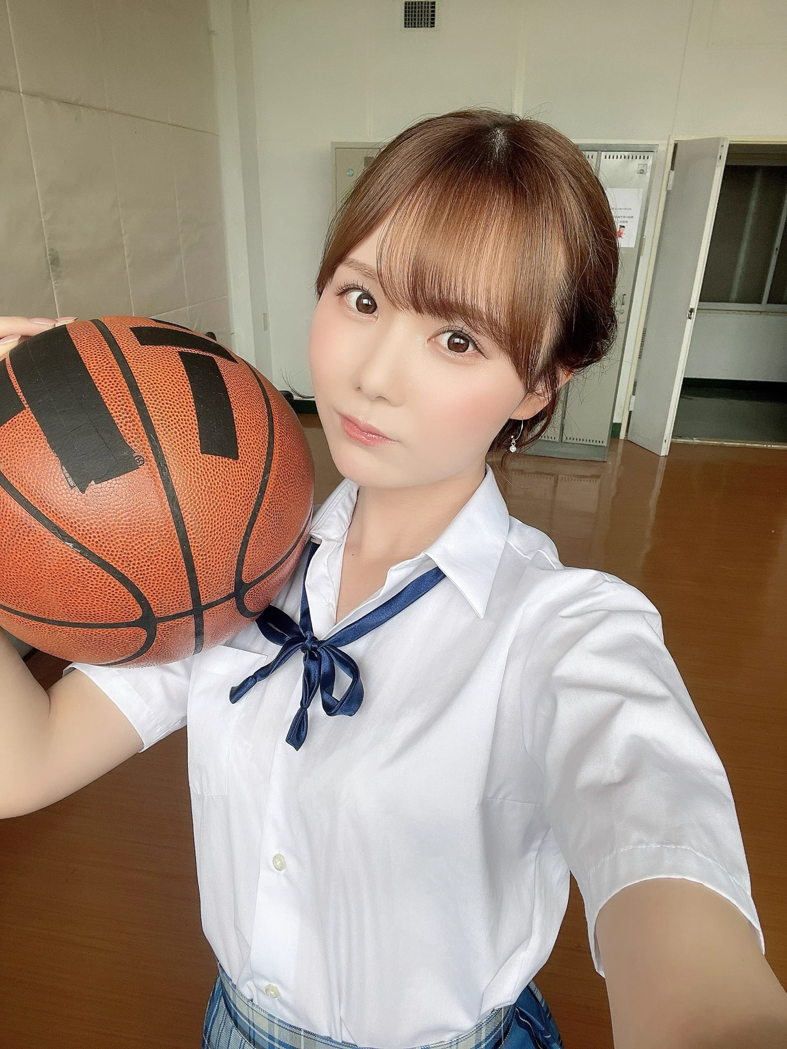 AVのスタジオアイテムは必ず
ロゴにテープ貼られてるって知ってた？ https://t.co/ZhLfqQmnfG