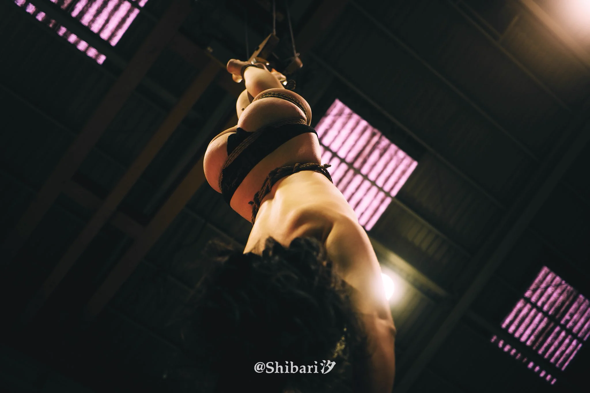 工場緊縛2🪢

🩶唯一の光が、私に降り注いだ🩶
-
model: @ShibariShio 
🪢@arata202020 📷@miharaphoto 
🔁@Fengsiyuan @wqganenshi_ https://t.co/VgsmE4rPvC