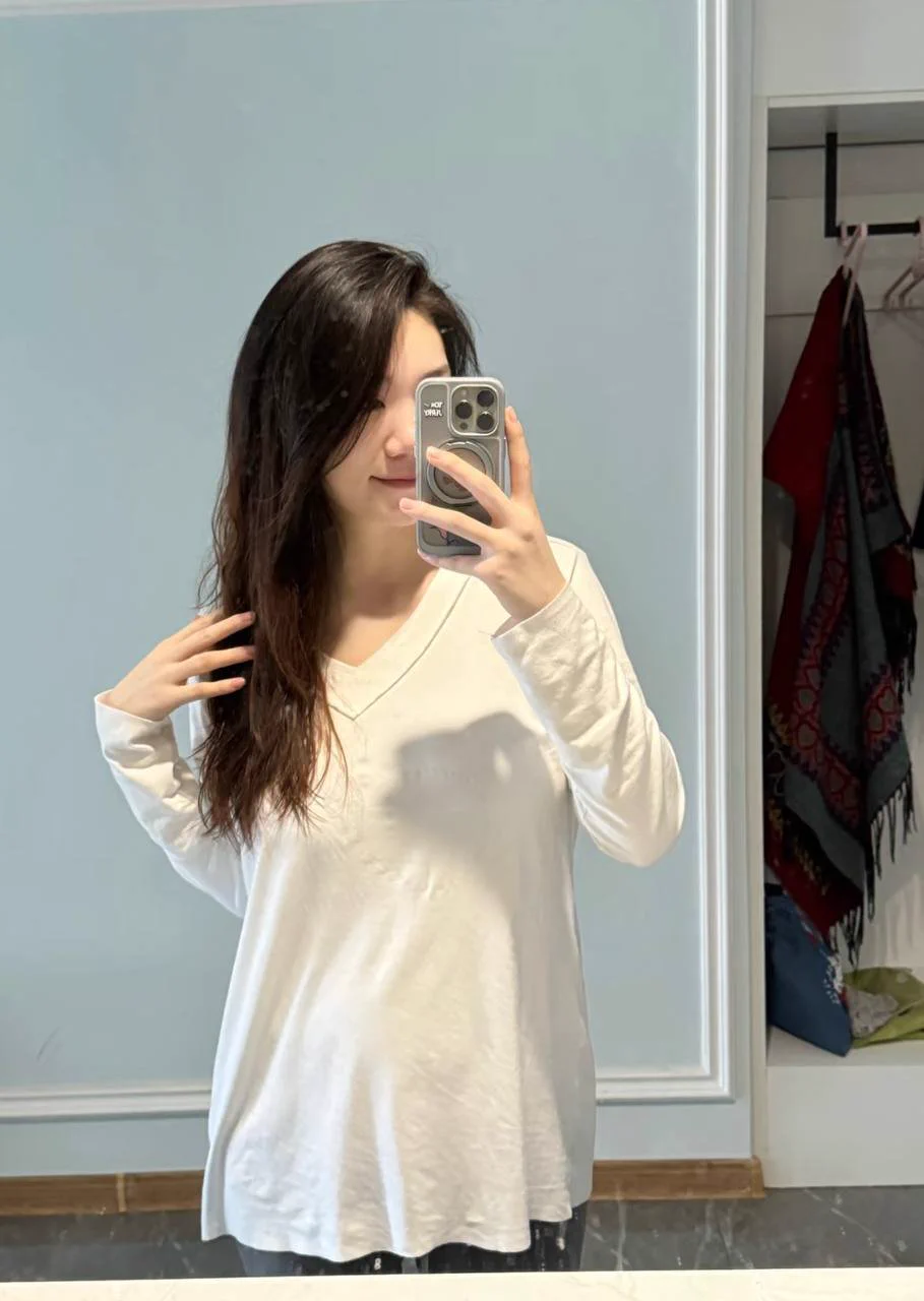 自从有了宝宝以后一直坚持母乳喂养，最近总是被宝宝吸得欲火焚身，经常被他吸着吸着自己就很想要了，等宝宝吃饱了，下面都已经河水泛滥了，谁让我的乳头是我最敏感的地方呢，在这个寂寞的时候有人可以满足一下我的欲望么？私信告诉我，正好可以我把多余的乳汁送给你 https://t.co/s8JWssvJlb