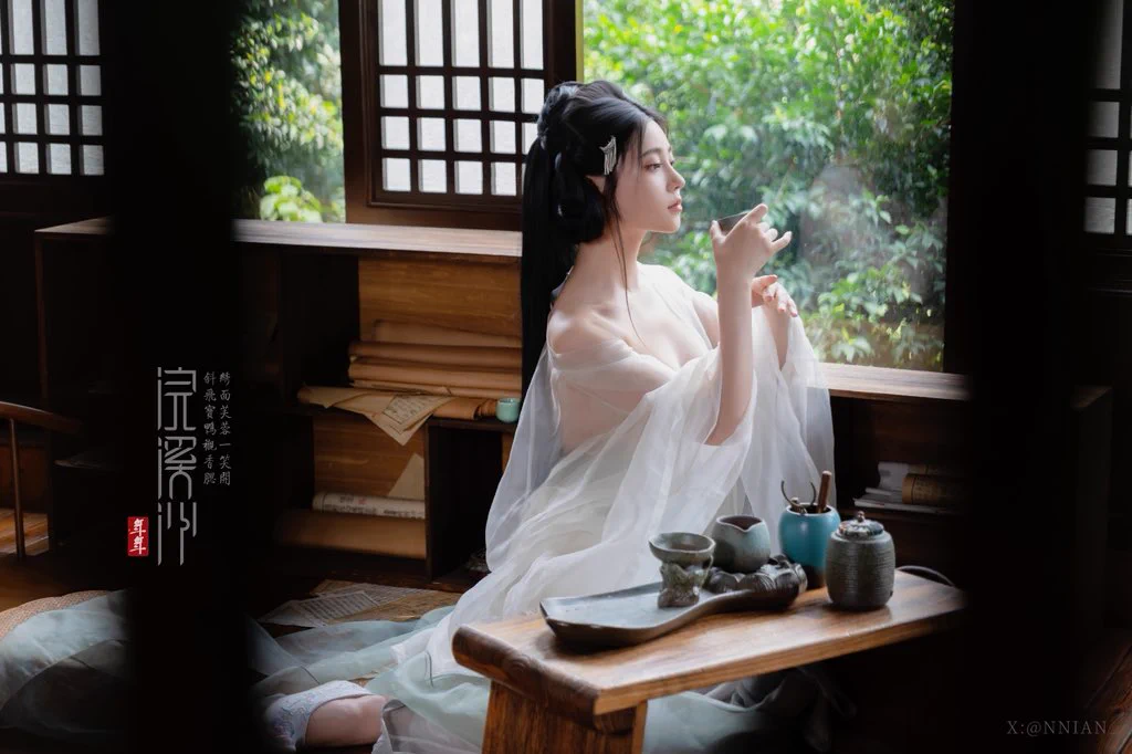 一面风情深有韵，半笺娇恨寄幽怀。
年年古风性感汉服写真《浣溪沙》上新，完美演绎深闺女子的清雅日常。喜欢的来解锁🔓吧😘
#汉服写真 #性感古风 #纯欲女友 #反差女友 https://t.co/Eeh7Eu2ZMx