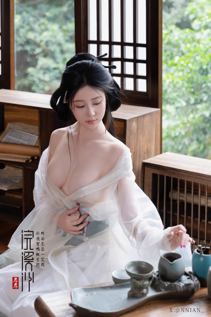 一面风情深有韵，半笺娇恨寄幽怀。
年年古风性感汉服写真《浣溪沙》上新，完美演绎深闺女子的清雅日常。喜欢的来解锁🔓吧😘
#汉服写真 #性感古风 #纯欲女友 #反差女友 https://t.co/Eeh7Eu2ZMx