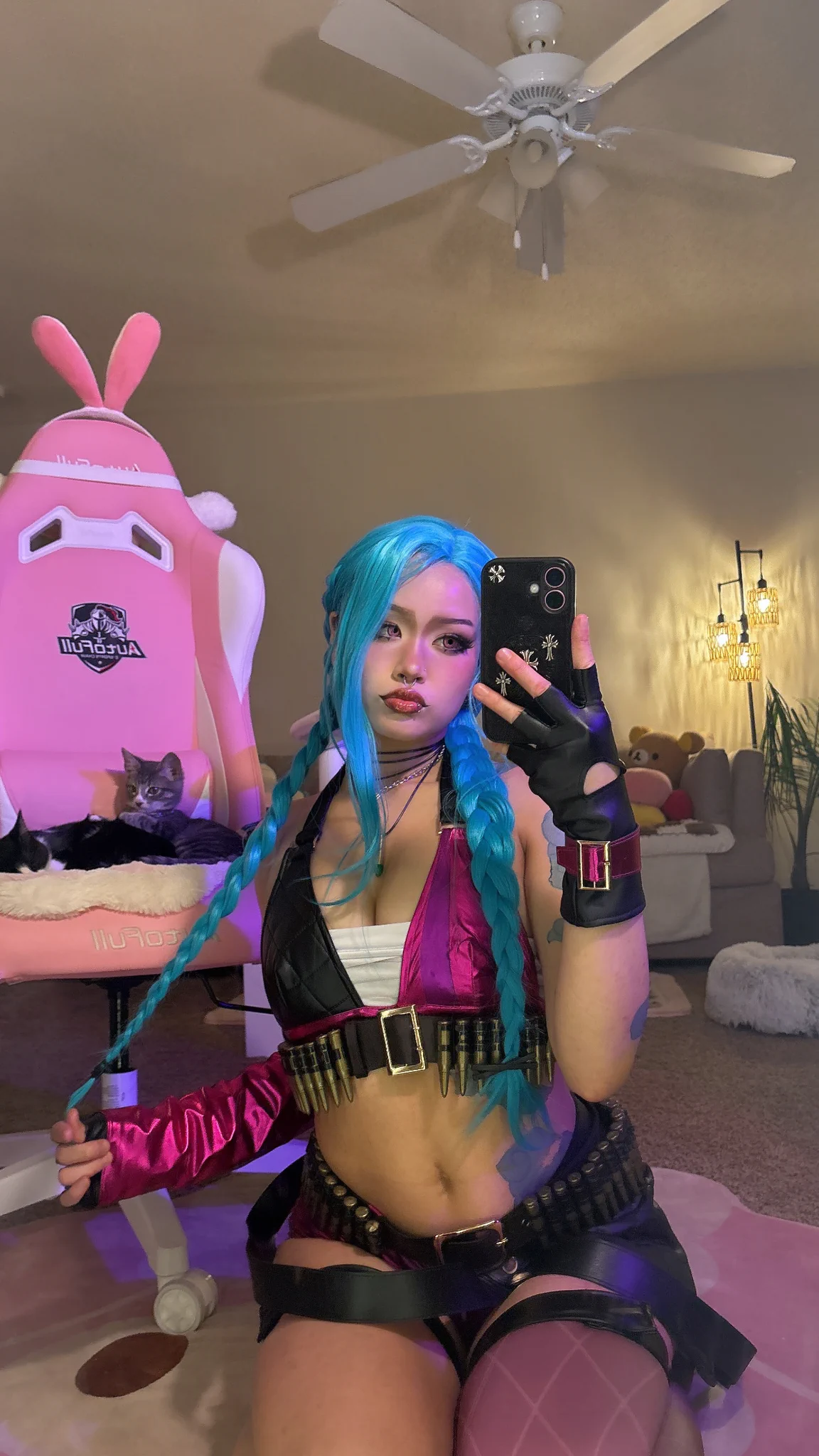 lowkey evil but in like a sexy way https://t.co/Ja8SptwAPG