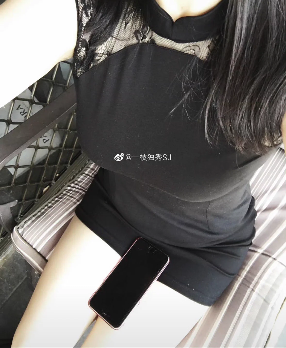 十一年前，这条裙子已经穿不上了，我胖了好多。 https://t.co/3no4nU7D8o