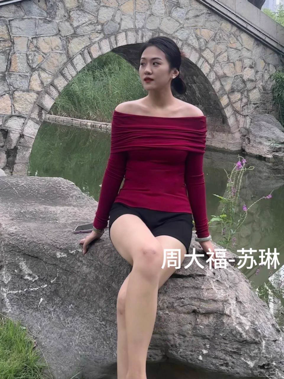 下班后特地去见推友，就这样开始了。自己主动抬着脚，被抽插着小穴，感觉一直在高潮交合处显得很淫荡…

但其实比起来直来直去的约，我更想要一场浪漫的邂逅。有拥抱，有亲吻，有性爱过后的依偎…

不知道有没有能理解姨，能理解的私信，都会回复的～ https://t.co/LLH6p6928c