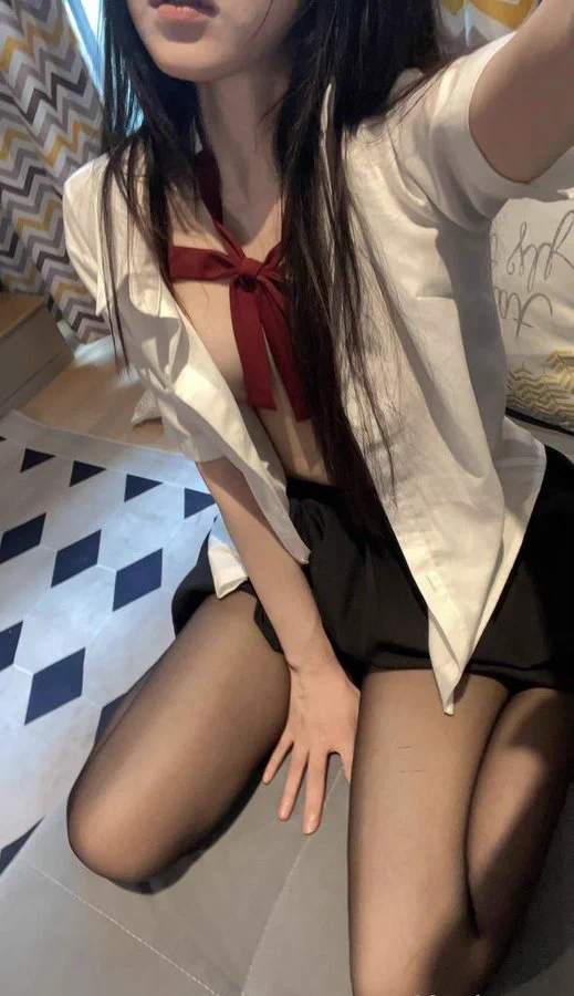 这个世界欠调教，当然，我也是。#反差 #调教 https://t.co/smLnLkIcZ2