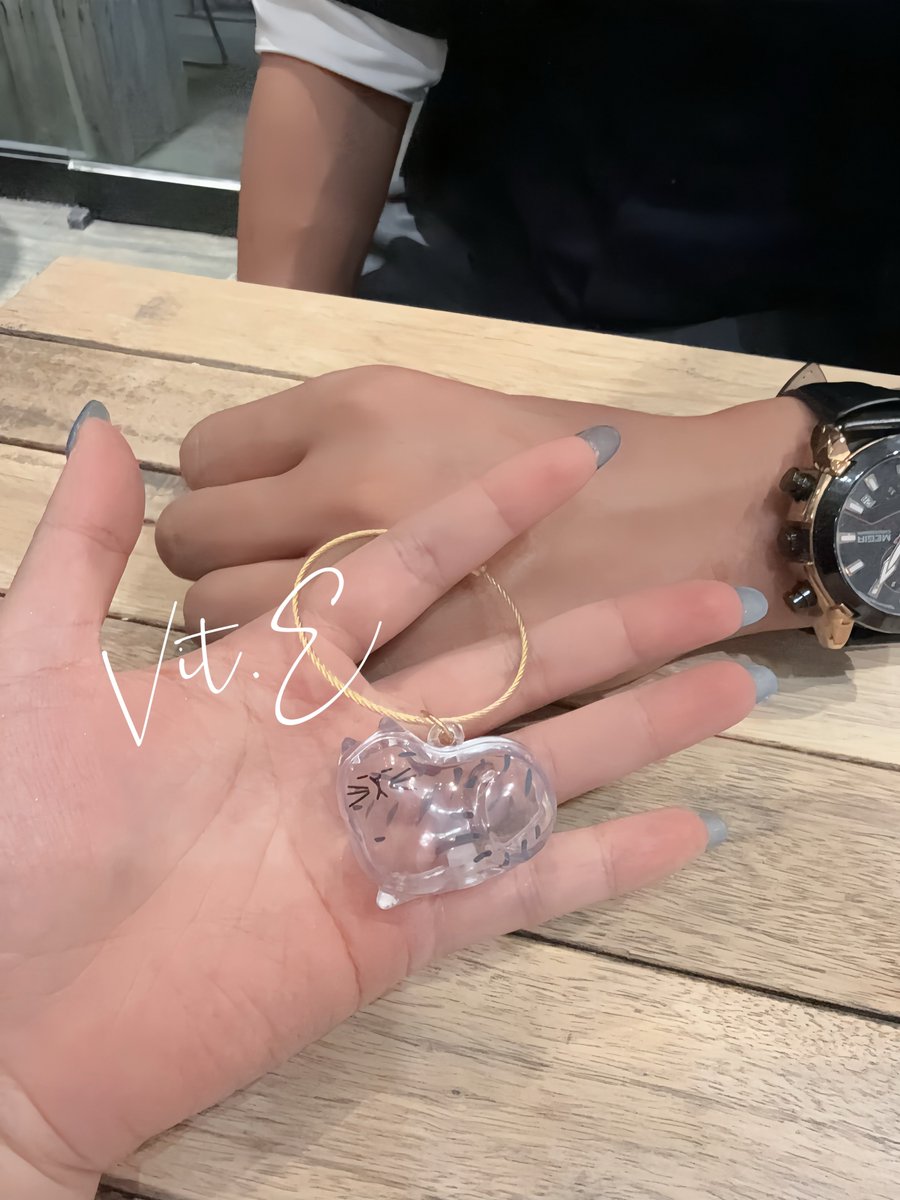 很久很久沒有認識新的異性朋友了
謝謝 @YAN_freeSUN 
總是記得我喜歡什麼🤎
看到的時候差點大尖叫

#約飯系推主 

回家三寶的毛要被我擼爆了ʕ •ᴥ•ʔ https://t.co/HvH5wIN7HV