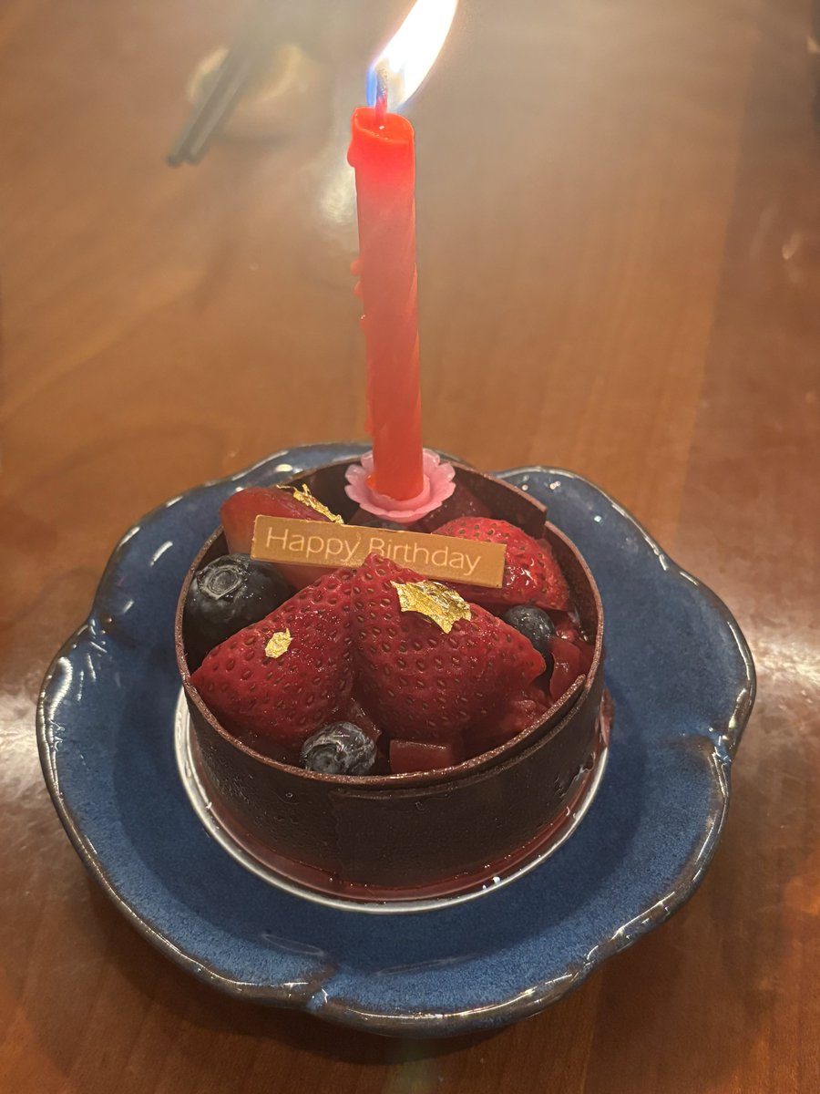 今年第一顆生日蛋糕遲到了十天
但終於是被我許上願了🥹 https://t.co/QUDaKs8Dm7