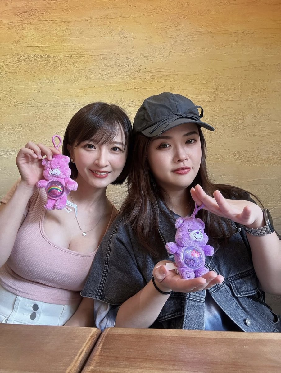 五月照片還沒發完先來插播一下最愛的乾媽，祝乾媽生日快樂！永遠快樂。 https://t.co/vXjkxfAQ5j