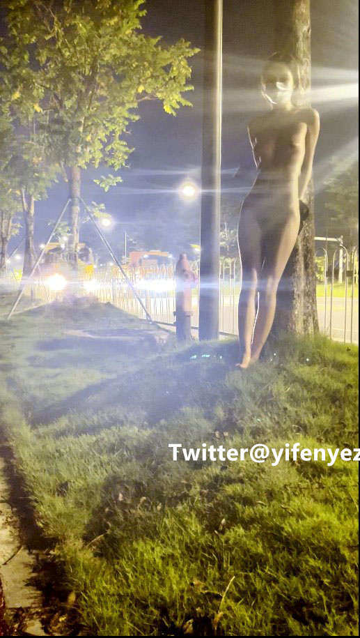 夜跑公园，灯光下我“解放”了一下，你会发现吗？ 快来评论！ https://t.co/3o5r8cJW8C