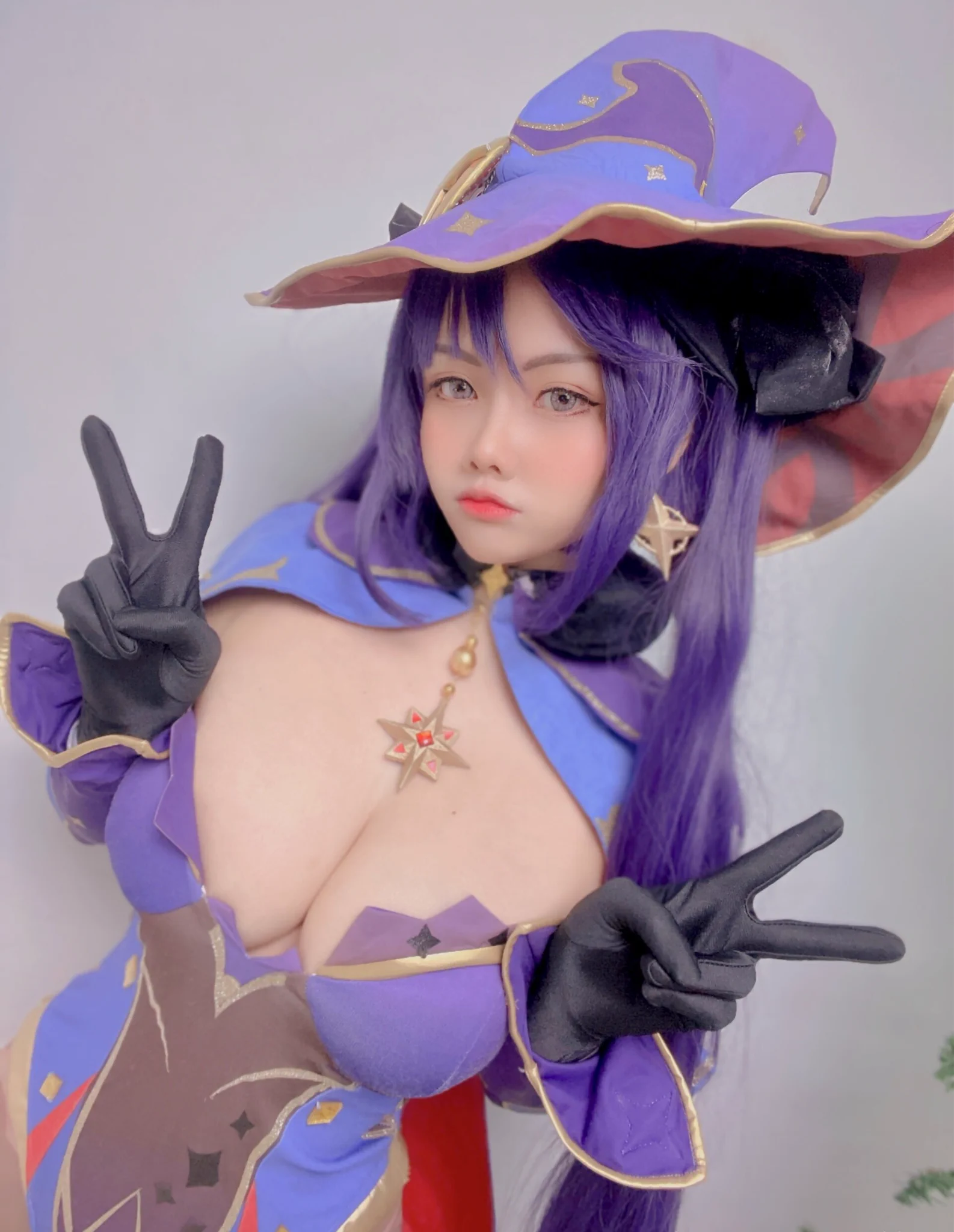快跑呀！女巫来啦！！会吸光你们精液！！！ https://t.co/AastBGePqt