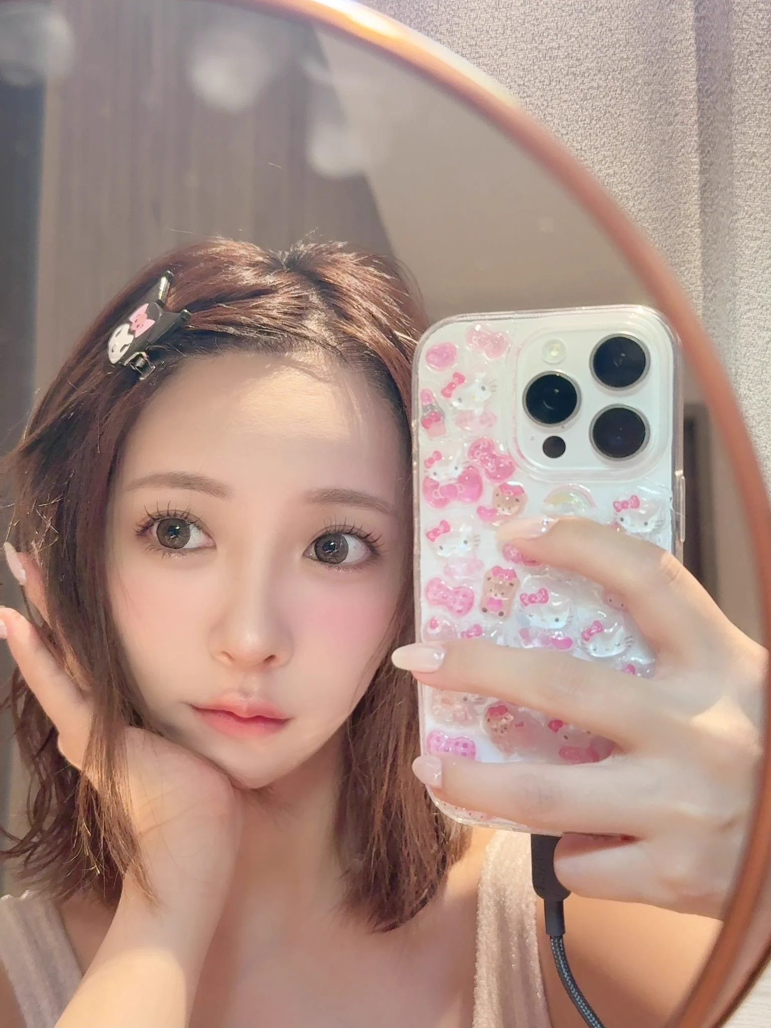 カラコンはマジェスティックブラウン
iPhoneケースはファンの子に頂いた📱💖 https://t.co/pEUZAwJIPp