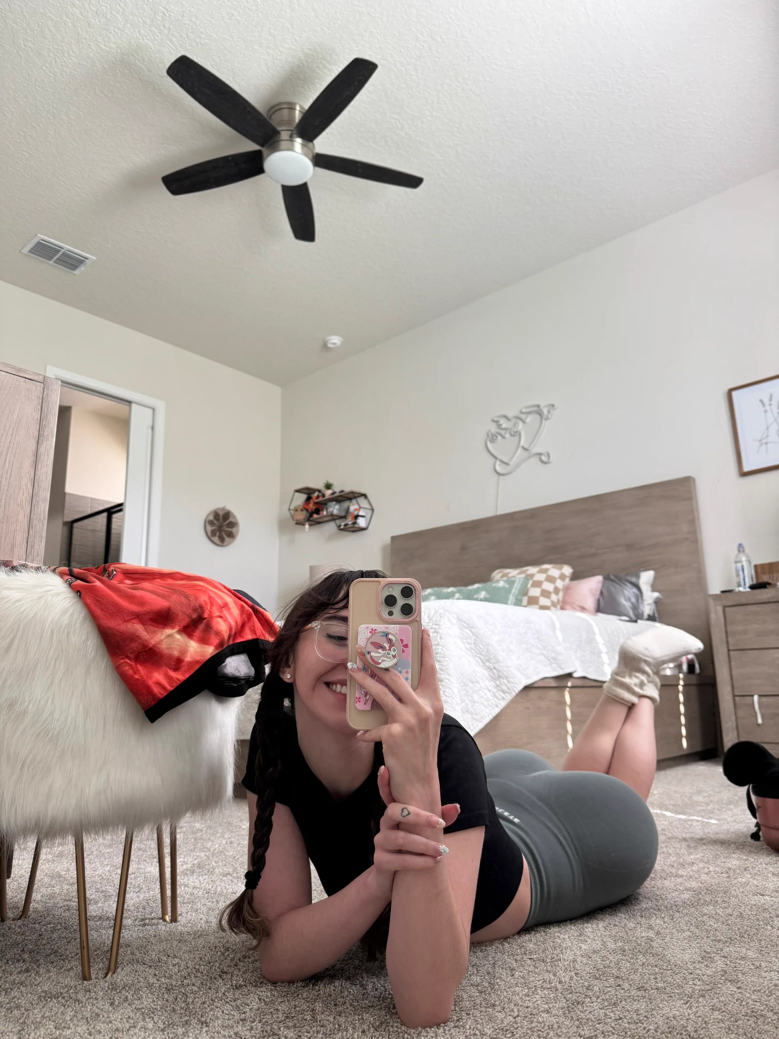 who has open dms i can slide into? 👀 https://t.co/Y8ozn7b37e