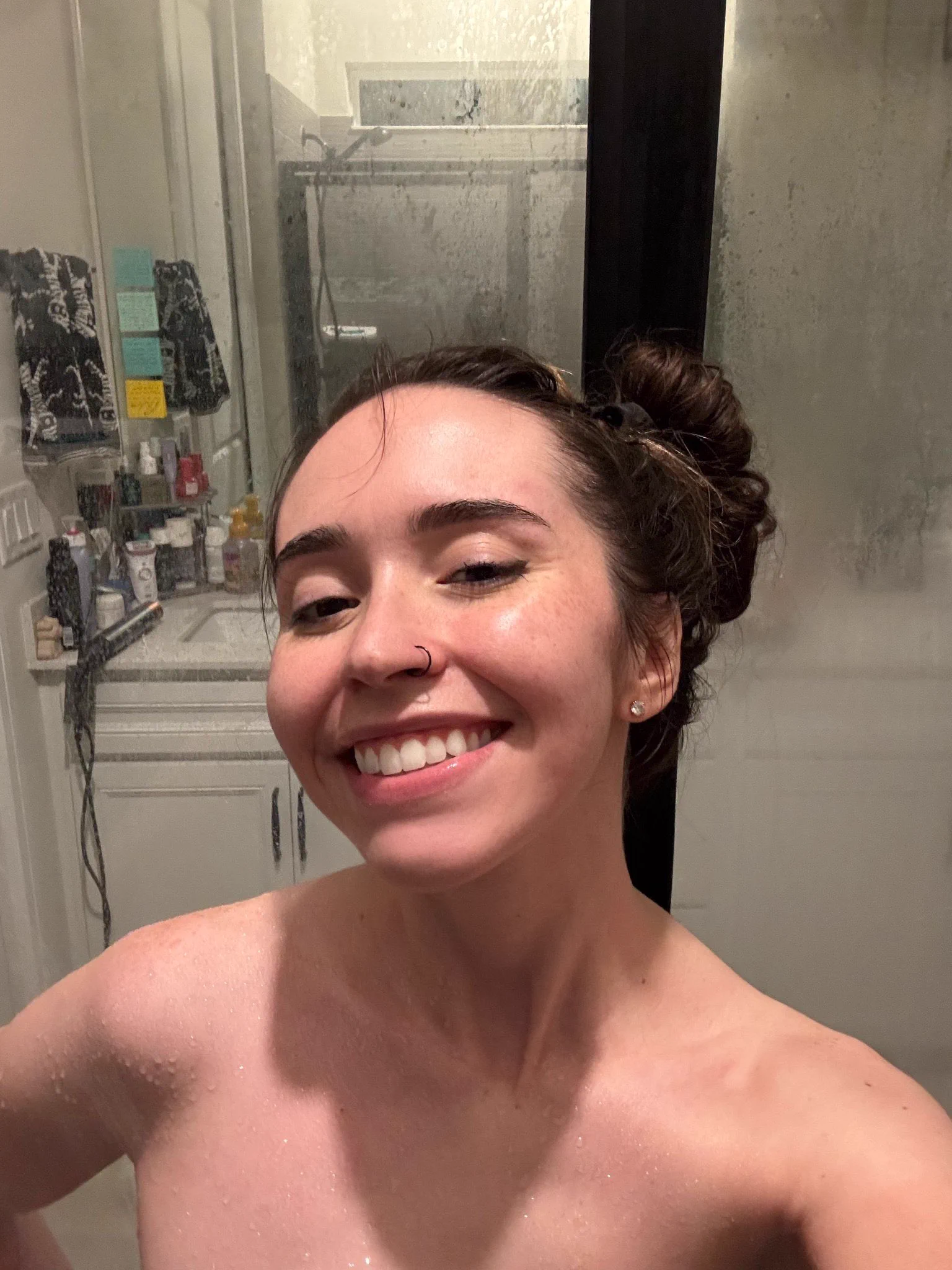 F*CK IT sending my shower pics to everyone who says ‘hi’ 😌 https://t.co/BXkuyKuxAA
