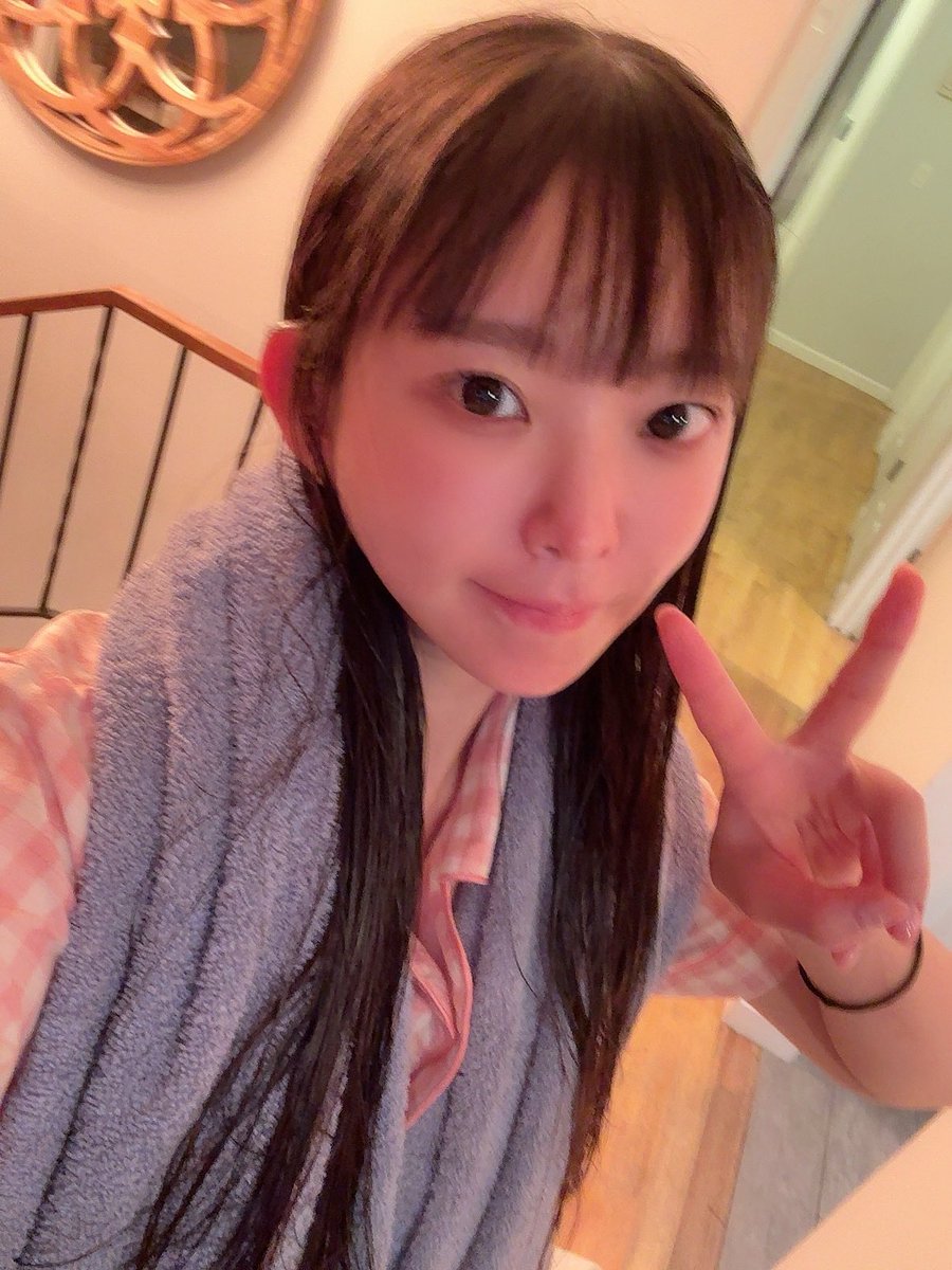 シアトルにきてるよ〜(22:15なう)
お知らせ楽しみにしていてね💛
お風呂上がりのワイでおやすみ〜！！✨✨ https://t.co/f8vgRzn891