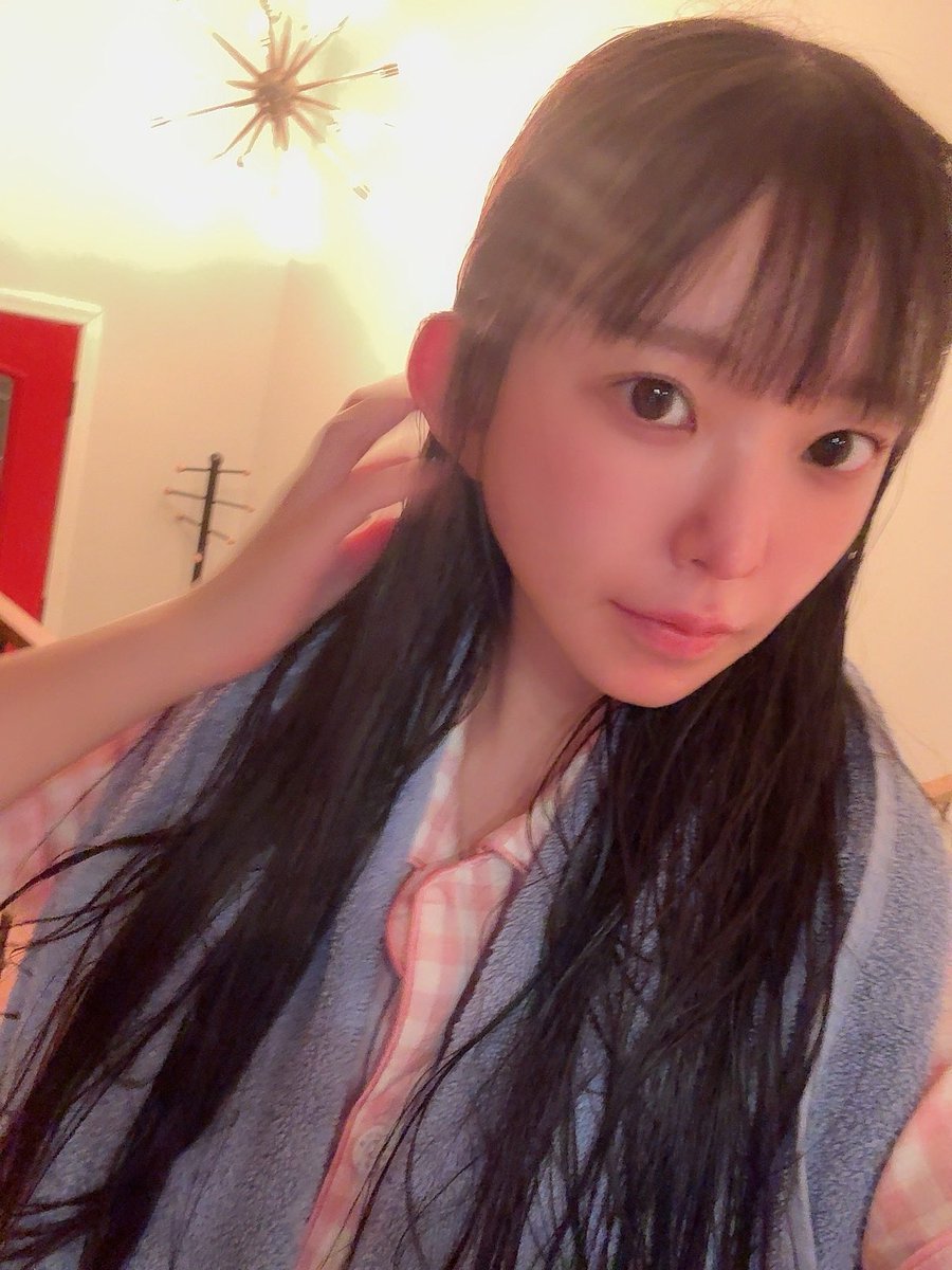 シアトルにきてるよ〜(22:15なう)
お知らせ楽しみにしていてね💛
お風呂上がりのワイでおやすみ〜！！✨✨ https://t.co/f8vgRzn891