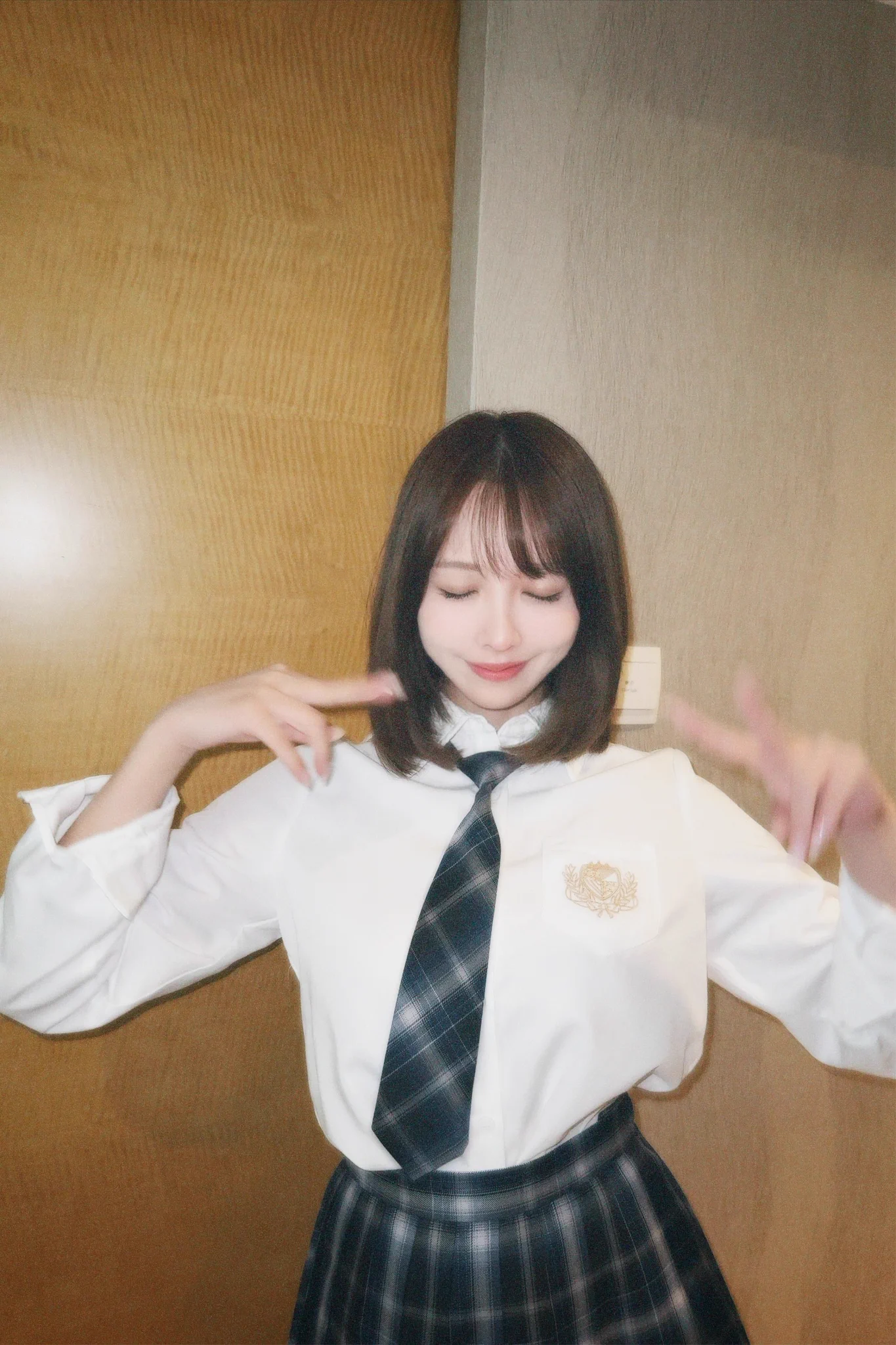 こないだお仕事で
久しぶりに制服着ました😂

まだいけると思ってます👌🏻👌🏻笑 https://t.co/wszvTgRjuR