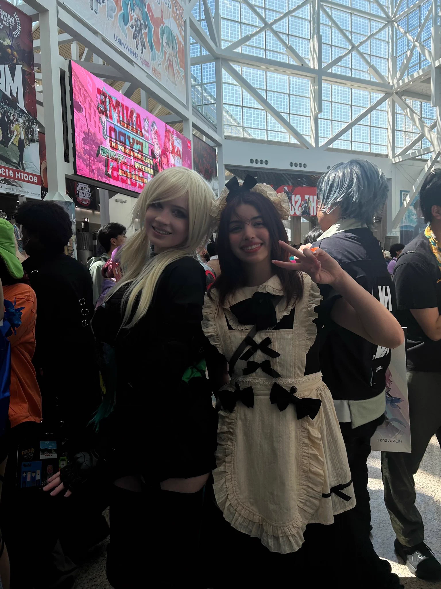 I also met Norafawn so that was fun! 🦈 https://t.co/VQjiKSSL2L