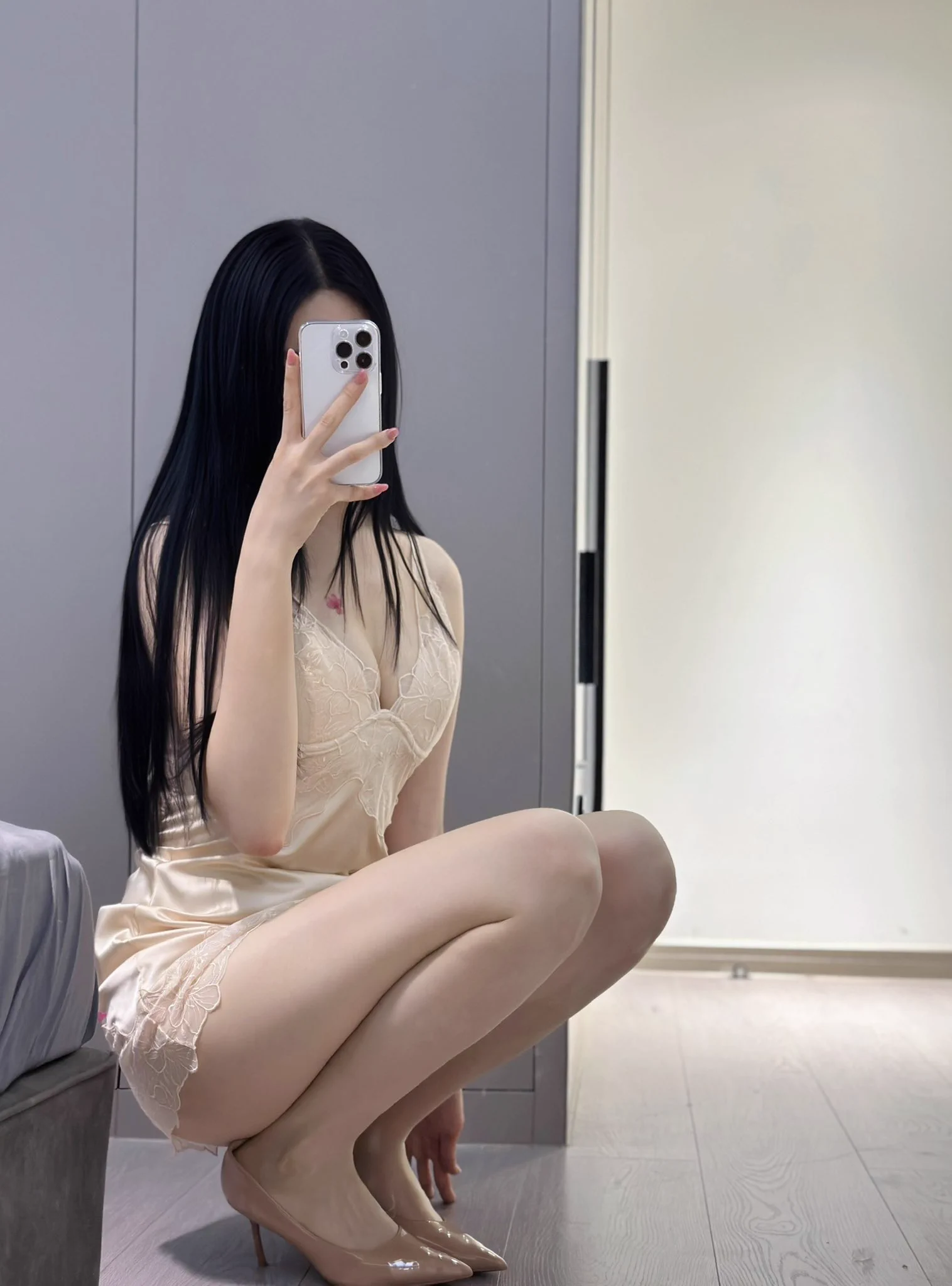软软滑滑～
绫—「青峦」刺绣蕾丝睡裙 💕
#绫LingTouch，#绫吊带袜 @linglingerie0 https://t.co/X5TG2kyZG3