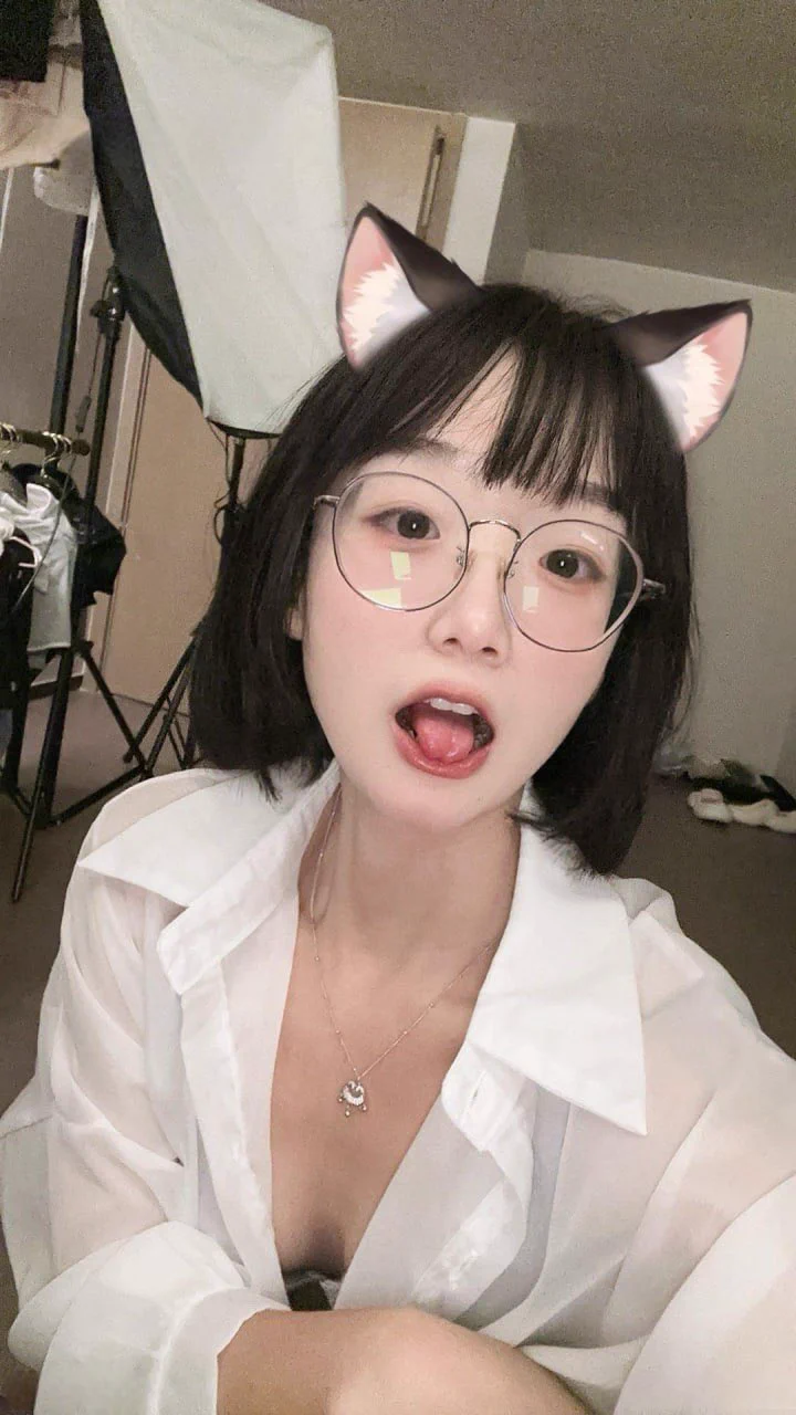 像不像大型岛国片现场(˵¯͒〰¯͒˵) https://t.co/FcOOMsZimh