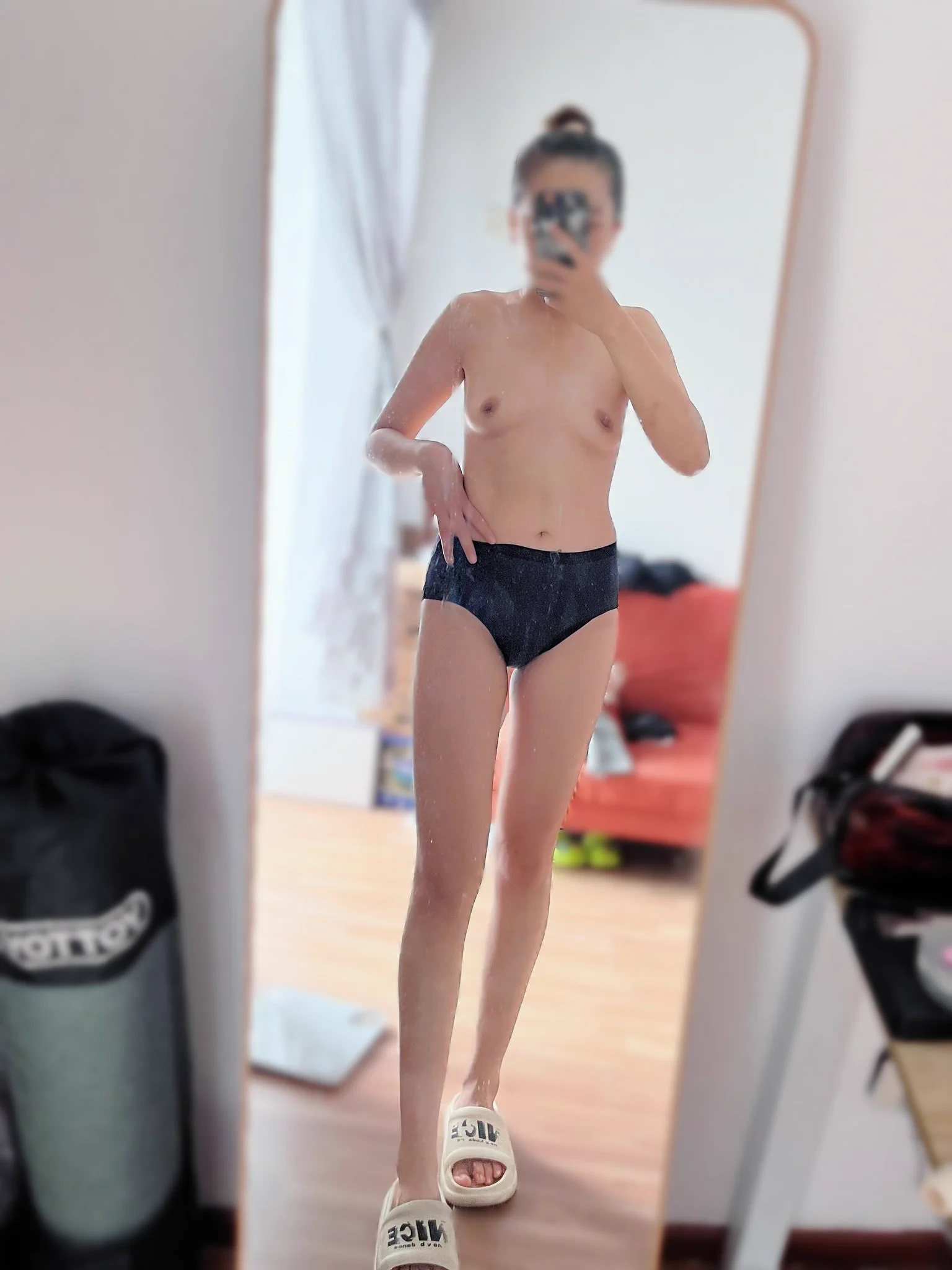 女人貌似永远嫌自己胖。
兄弟们喜欢微胖干起来爽的，还是苗条看起来好看的？ https://t.co/pIRrmOneOF