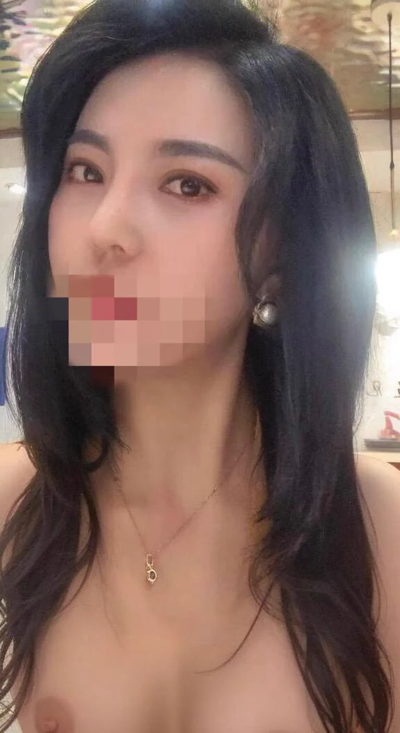不知道从哪找夫妻？不知道从哪找靠谱单男？妻友社区来了，最大换妻认证平台，引爆你的私密性癖，我们夫妻已入驻，图二是我妻子自拍，远超91，草榴社区的体验感，既能看片又能发帖交友，欢迎大家来找我们玩，我们夫妻的原创自拍作品都已上传平台，还可以看其他夫妻自拍视频👉https://t.co/8v2VJvbFTH 👈 https://t.co/XudZNR5ATl