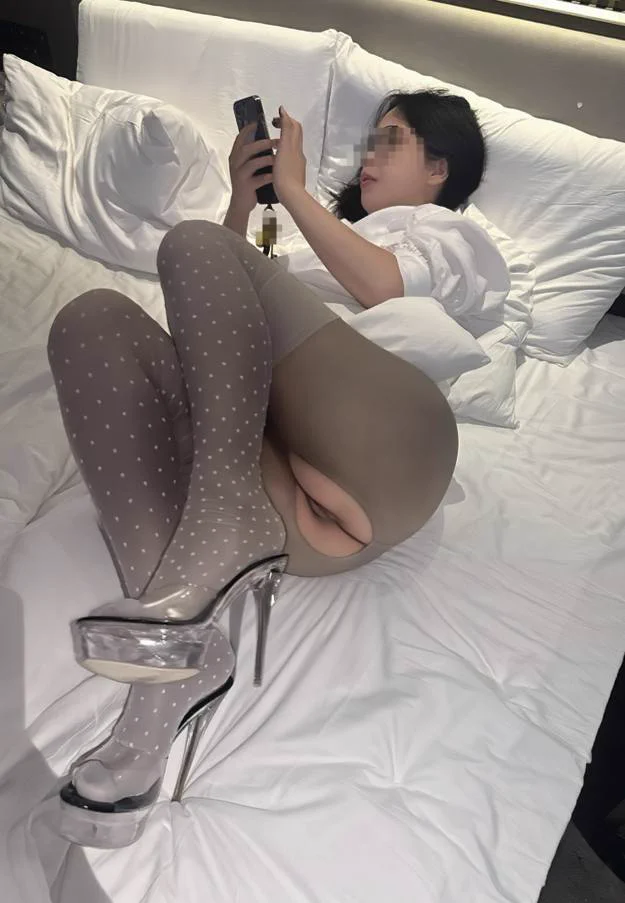 【绿瘾社认证群友】：感谢上次大家的指导！妻子对射频反馈非常满意，这次想继续优化调教方案，再次分享她的状态~
（附上妻子最新训练实拍图/视频）
期待各位大师的射频反馈！❤️

射频反图私信即可，妻子看中会联系。 https://t.co/LCUf23dD4q