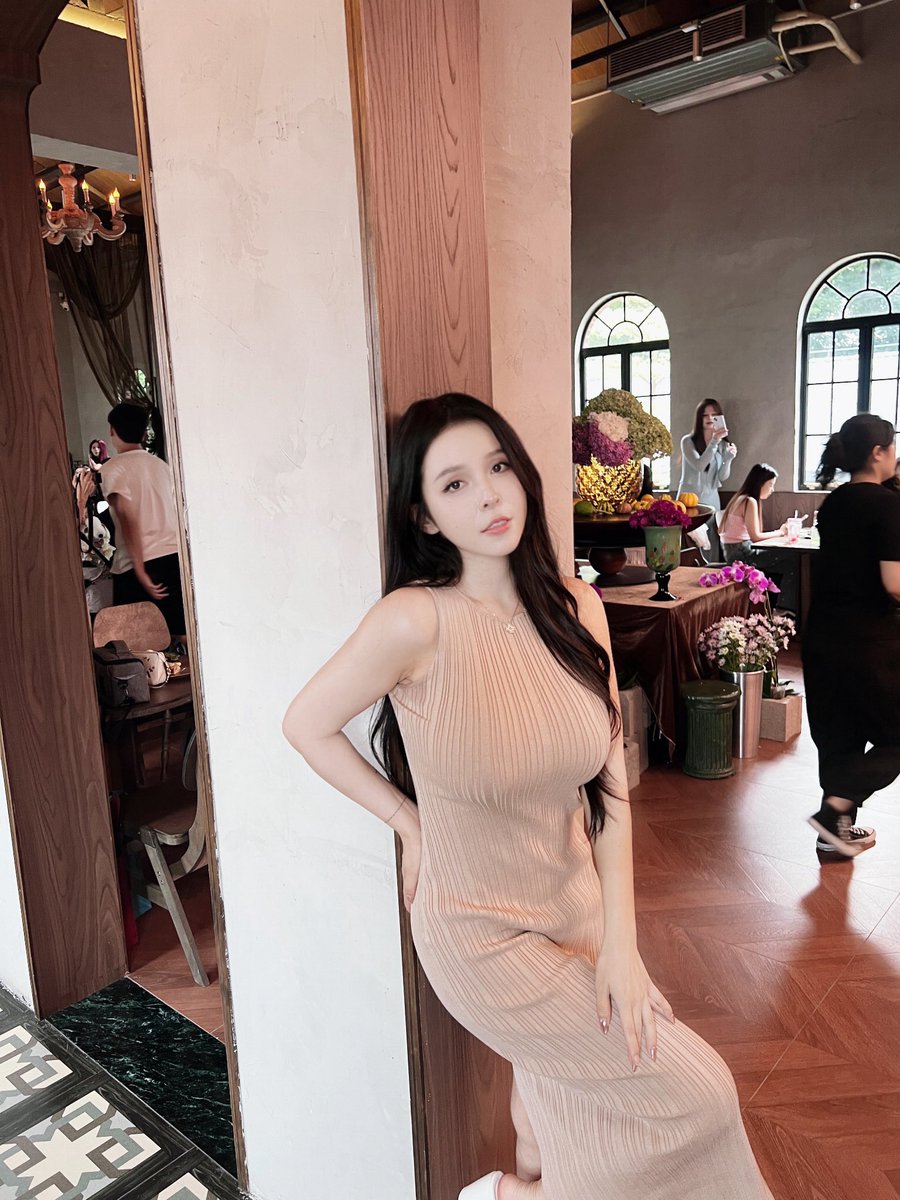 食物鏈的頂端是姐姐👧 https://t.co/M5XrUy4TMM