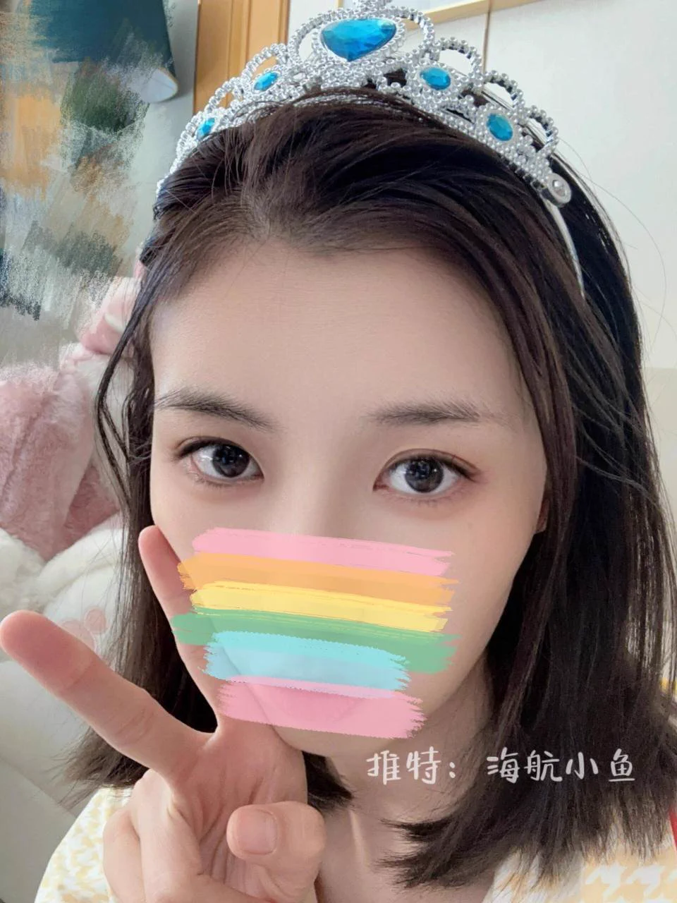 偷偷露个脸，看看还有没有粉丝记得我这双大眼睛～

你们读出什么了嘛… https://t.co/4D1zxk7cO9