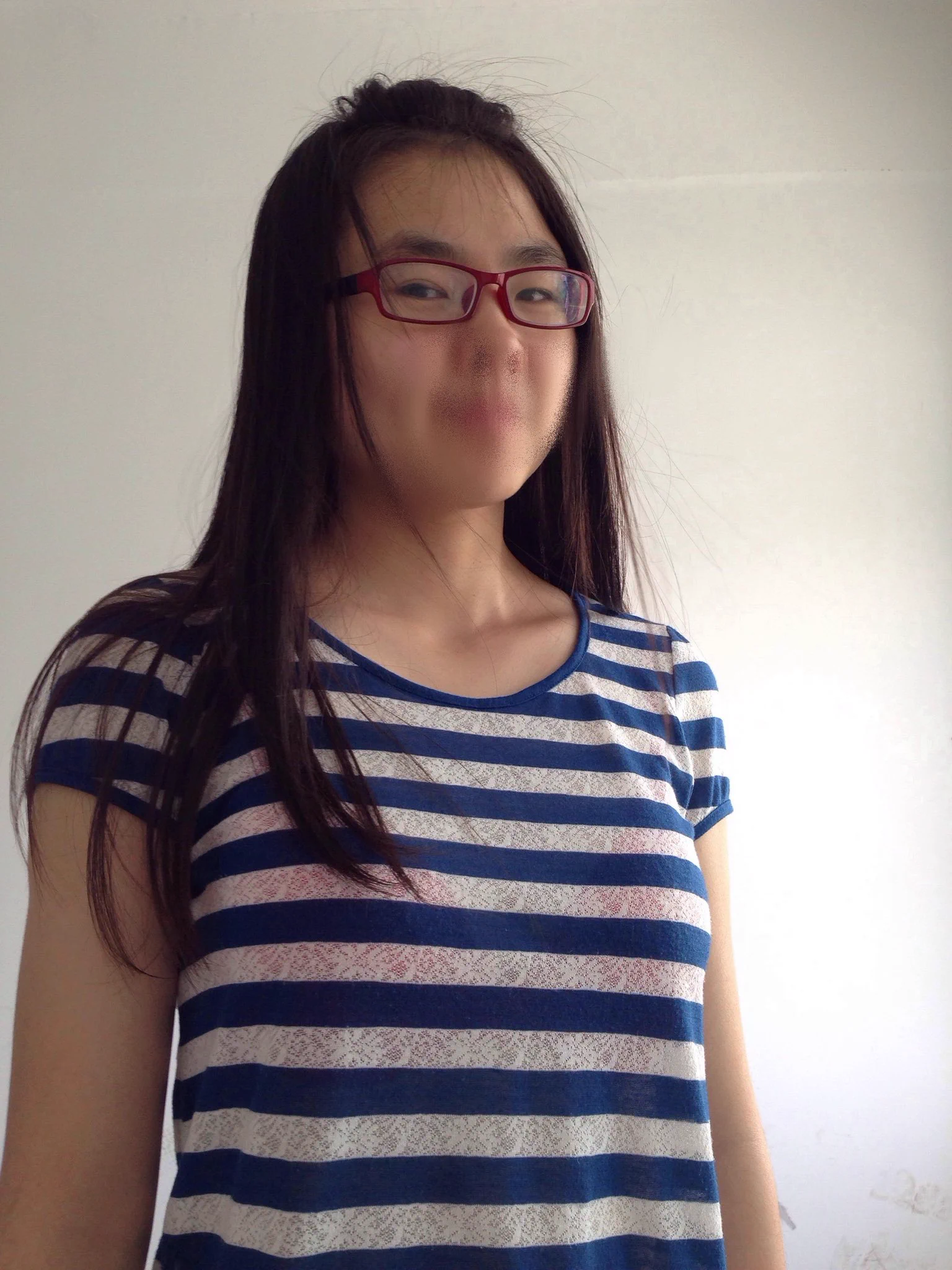 大学时候就已经萌芽调教露出🌚那个时候会在夏天让前任穿着很透的衣服，里面穿上显眼的红色内衣👙（这套内衣后续会出现）下身穿着超短裙不穿内裤，学校风还很大，一不小心就会掀起😂一路上都是别人的偷窥，前任也很享受这种氛围感，到了无人的角落，一摸下面，他妈的，都湿透了，黏糊糊的，所以女人啊 https://t.co/pVYemKtHRz