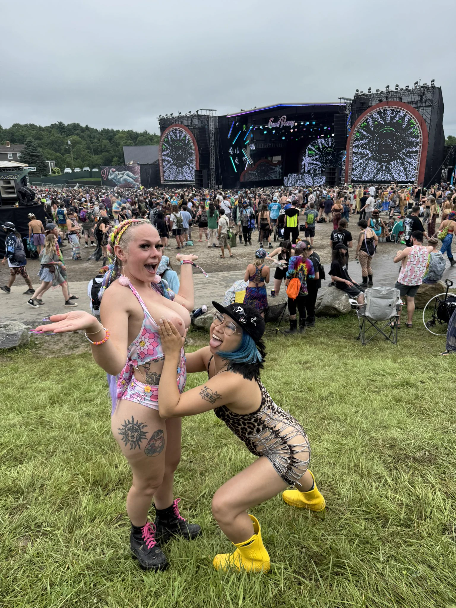 wataa 👯‍♀️💦 @qosmicqueen https://t.co/ONXyHy9UEP