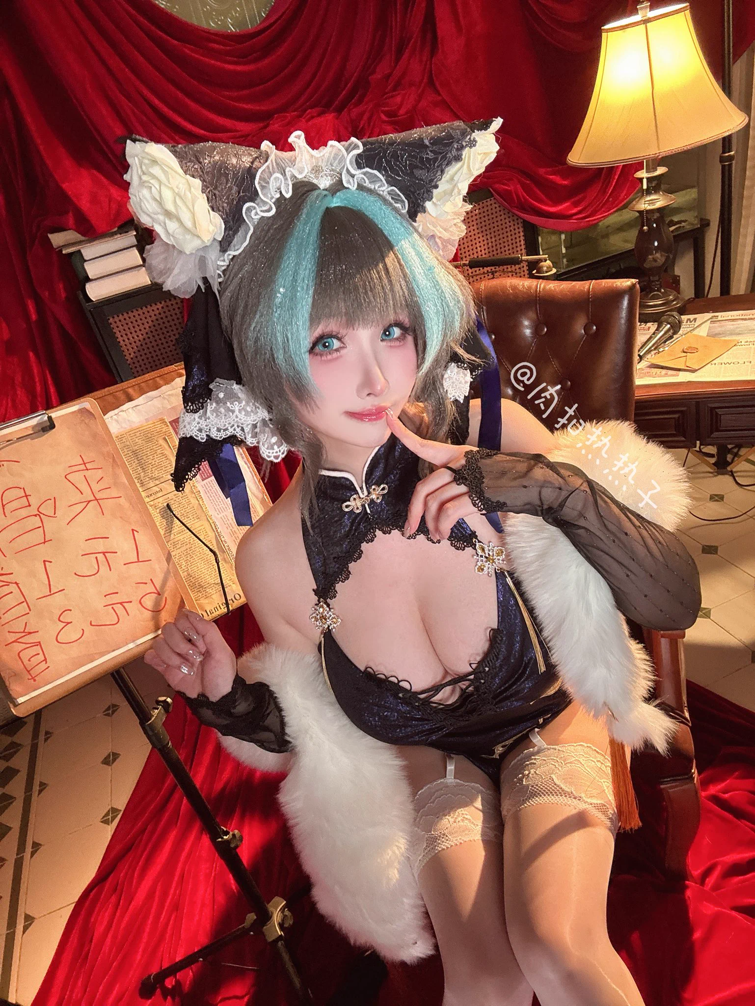 #アズールレーン #AzurLane 
「🎶柴郡也来献唱一首吧~嘿嘿🎶」

开玩笑的，大家不要真的去听我唱歌（） https://t.co/sFSq5458dk