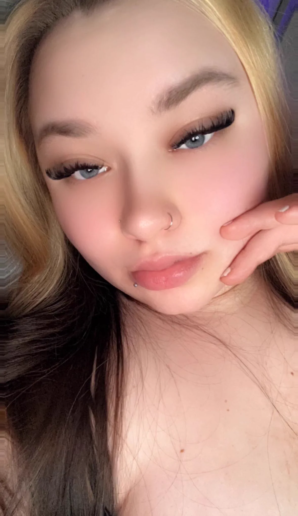 girlfriend material? 🖤 https://t.co/rdwLkR46hh