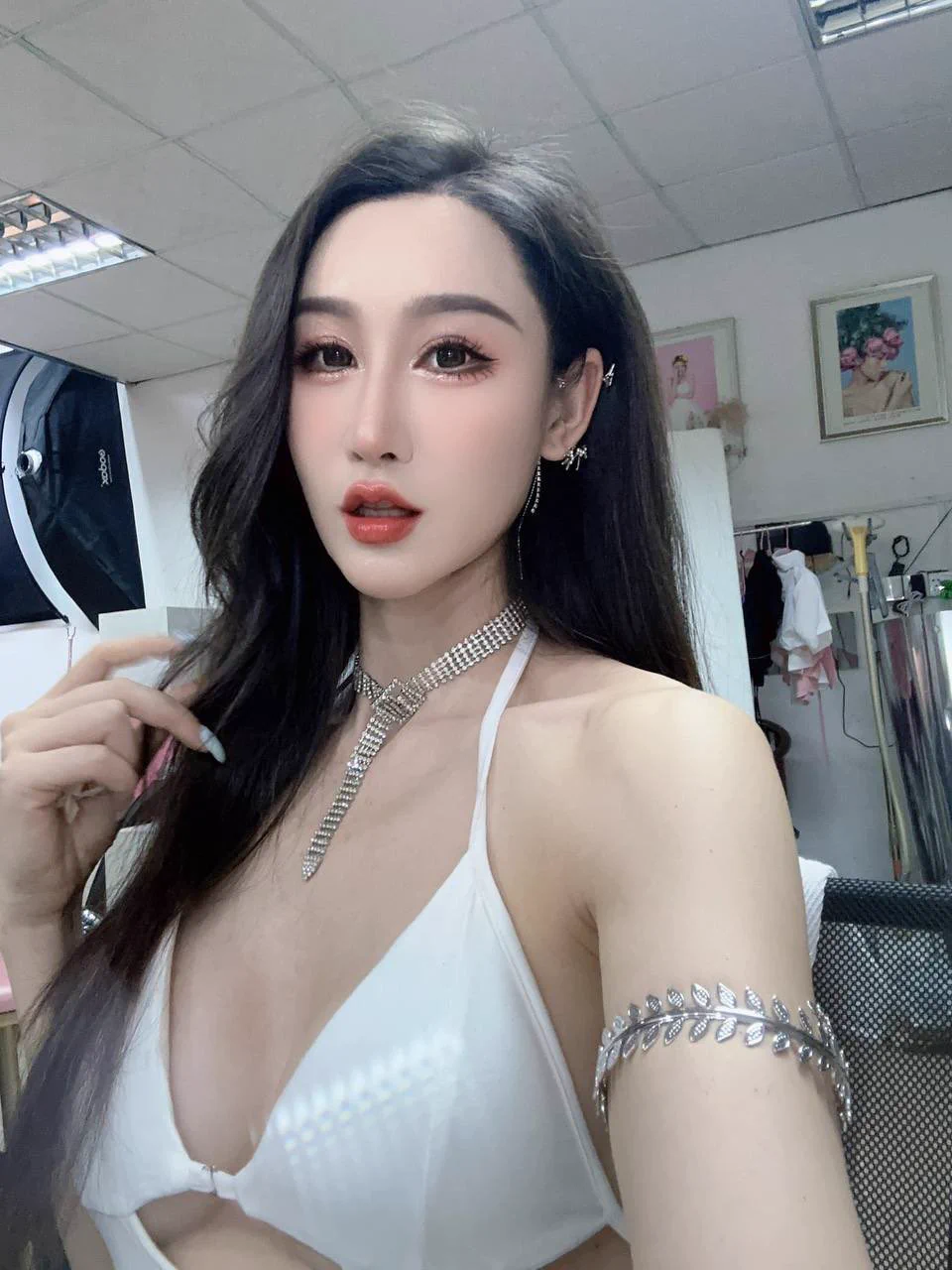 深圳女王招奴（编号：004）

深圳模特女王，美女老板娘，御姐范儿，身材高挑，美腿美脚，擅长各种开发羞辱调教，表现好，有机会成为私奴。强烈推荐！

#深圳女王 #深圳女S #女王招奴 https://t.co/DQ7JGpNTc2