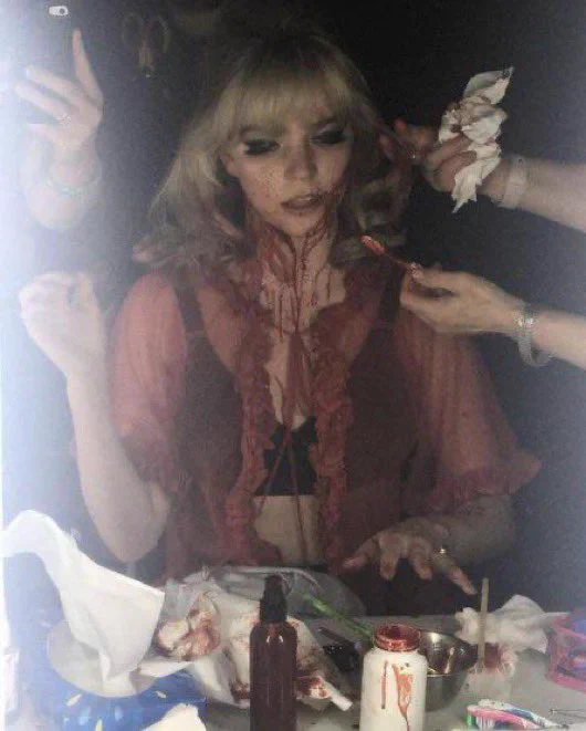 Anya Taylor-Joy behind the scenes of ‘LAST NIGHT IN SOHO’ (2021) https://t.co/hIKPFVF2MT