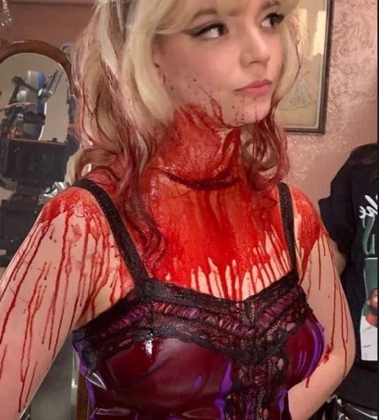 Anya Taylor-Joy behind the scenes of ‘LAST NIGHT IN SOHO’ (2021) https://t.co/hIKPFVF2MT