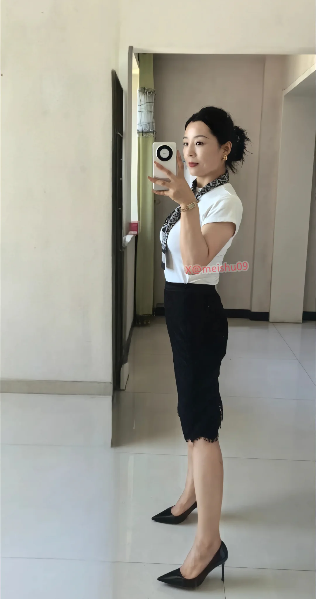 写字楼的白领阿姨真的极品😍 https://t.co/FyOclVkWzr