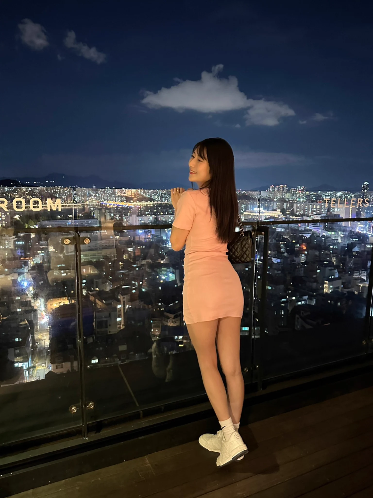 生活要有儀式感
所以我連發呆都選了個好看的地方🥰

#發呆 #儀式感 #日常

【官方🔗】https://t.co/oVSCRrif1C https://t.co/vo1XttYbob