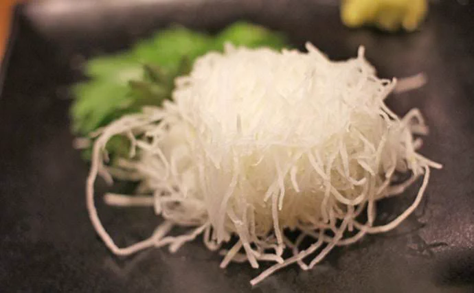 刺身のツマを食べると
『貧乏くさい 育ちが悪い』
って言われた

ツマは食べるものですよね？ https://t.co/S75QOtHoHy