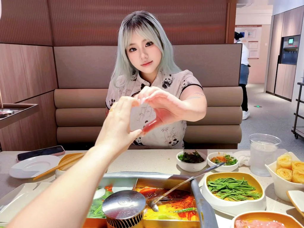 有鸭鸭好幸福☺️ https://t.co/r5UUZPoSud