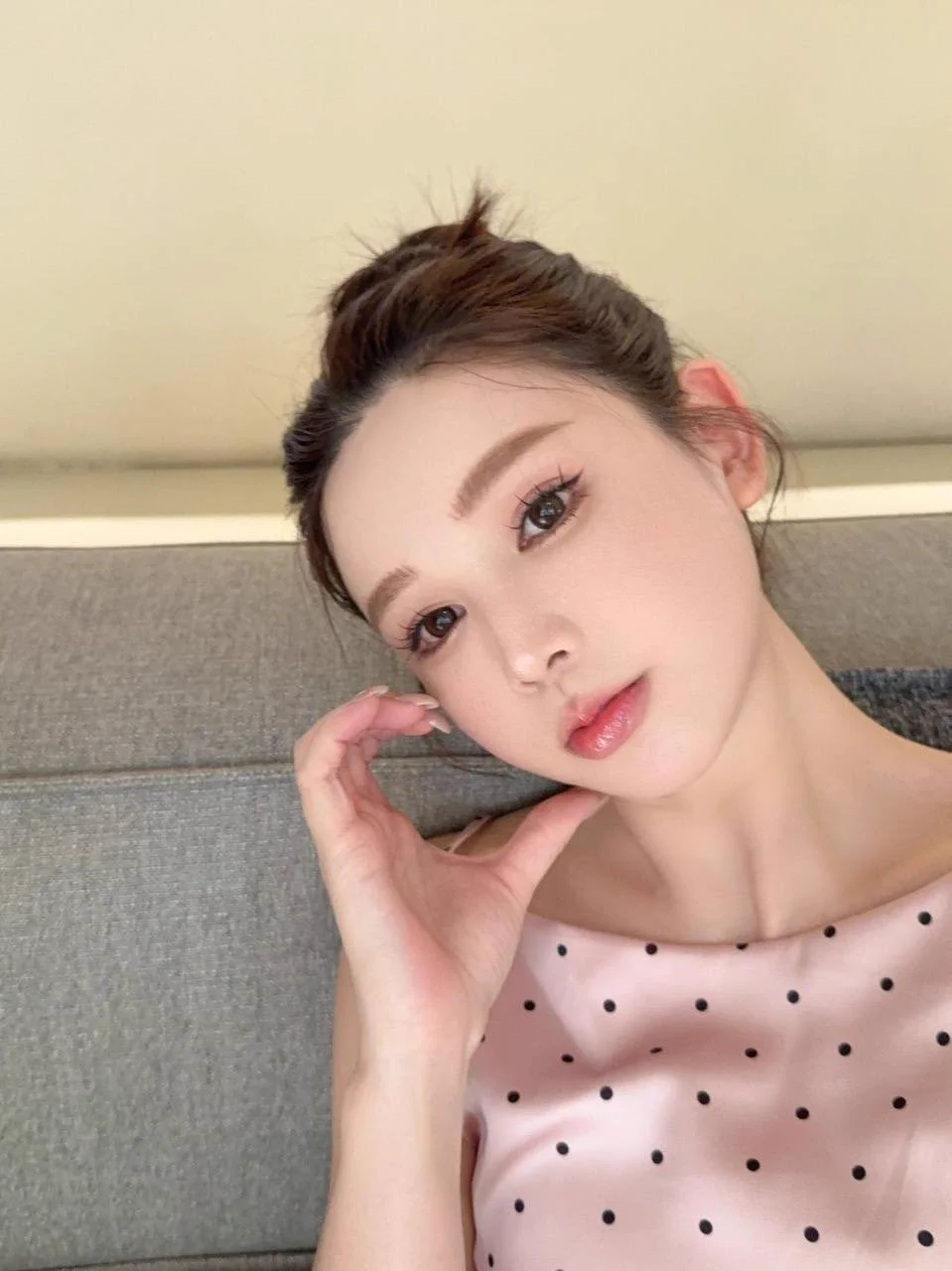花满楼🌸外围（安排实录） 

#上海 
04年纯新人，可高白纯可大蜜，风格百变

173D皮肤雪白气质优雅，温柔体贴。
不挑不事，初恋女友既视感

TG✈️预约：https://t.co/BMg2m83xvo

TG✈️总群：https://t.co/Jj1EsD2eN2 https://t.co/PgSQWOBsag