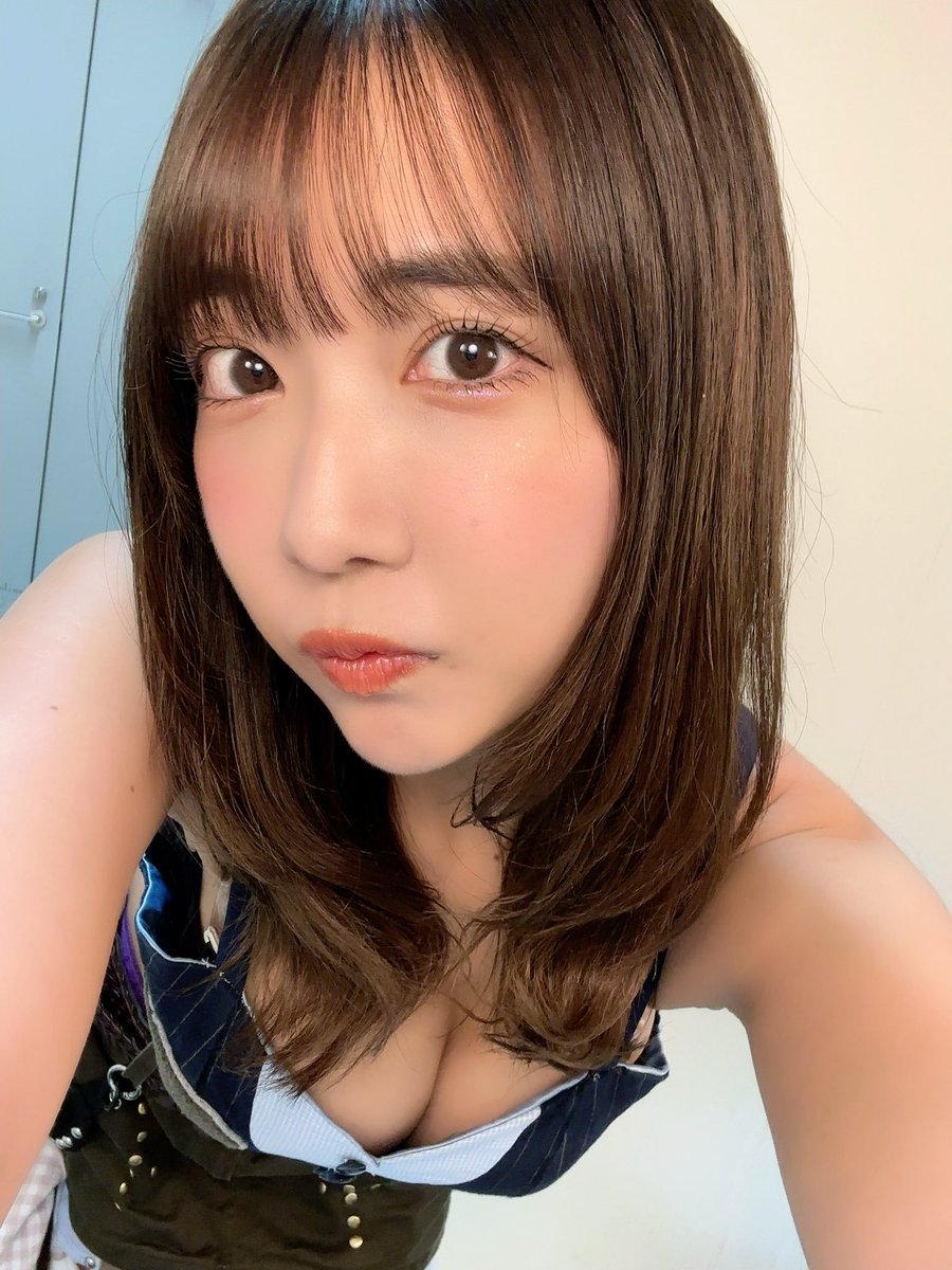 ライブありがとうございました💜

タイから帰ってきてすぐみんなに会えて幸せでしたー✨
品川インターシティホールは約１ヶ月後には自分の生誕をやるんだって思うと不思議な気持ちになりました！

8/16生誕、まってます💕

そして明日は抱き枕イベントからのライブ！よろしくお願いします！ https://t.co/gArN5o12yU