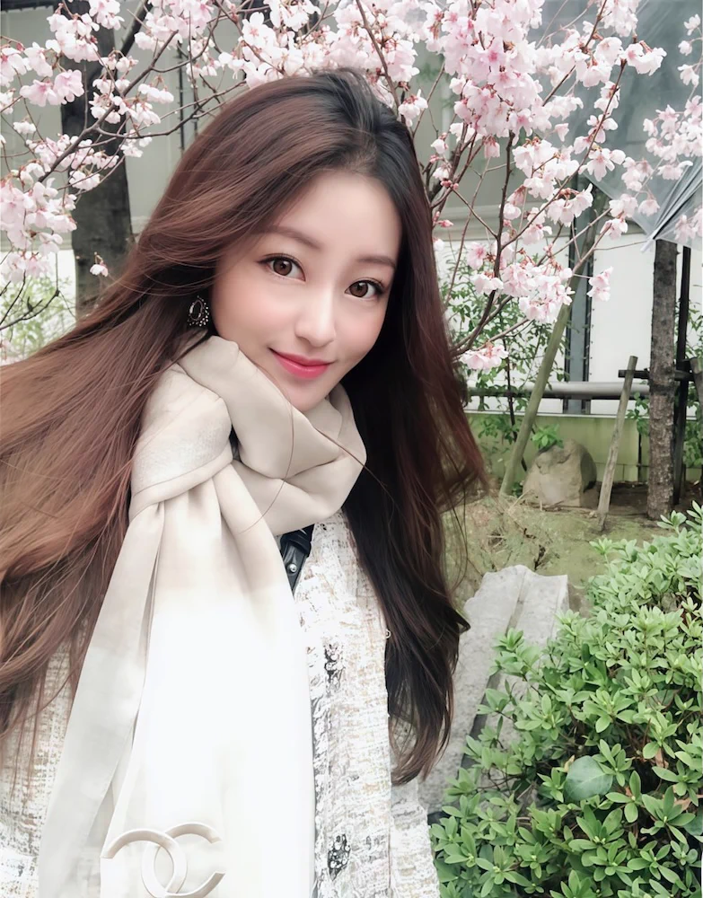 #免费资源 经贸学院大奶女神【lixueya】和男友啪啪流出 表面正经私下是母狗【233P/20V/1.31G】，进电报群免费获取：https://t.co/b4dqzsZCbi……………

@wqganenshi_
@euteeeee
@Haosehou
@007share https://t.co/8ADUmzw5Ft