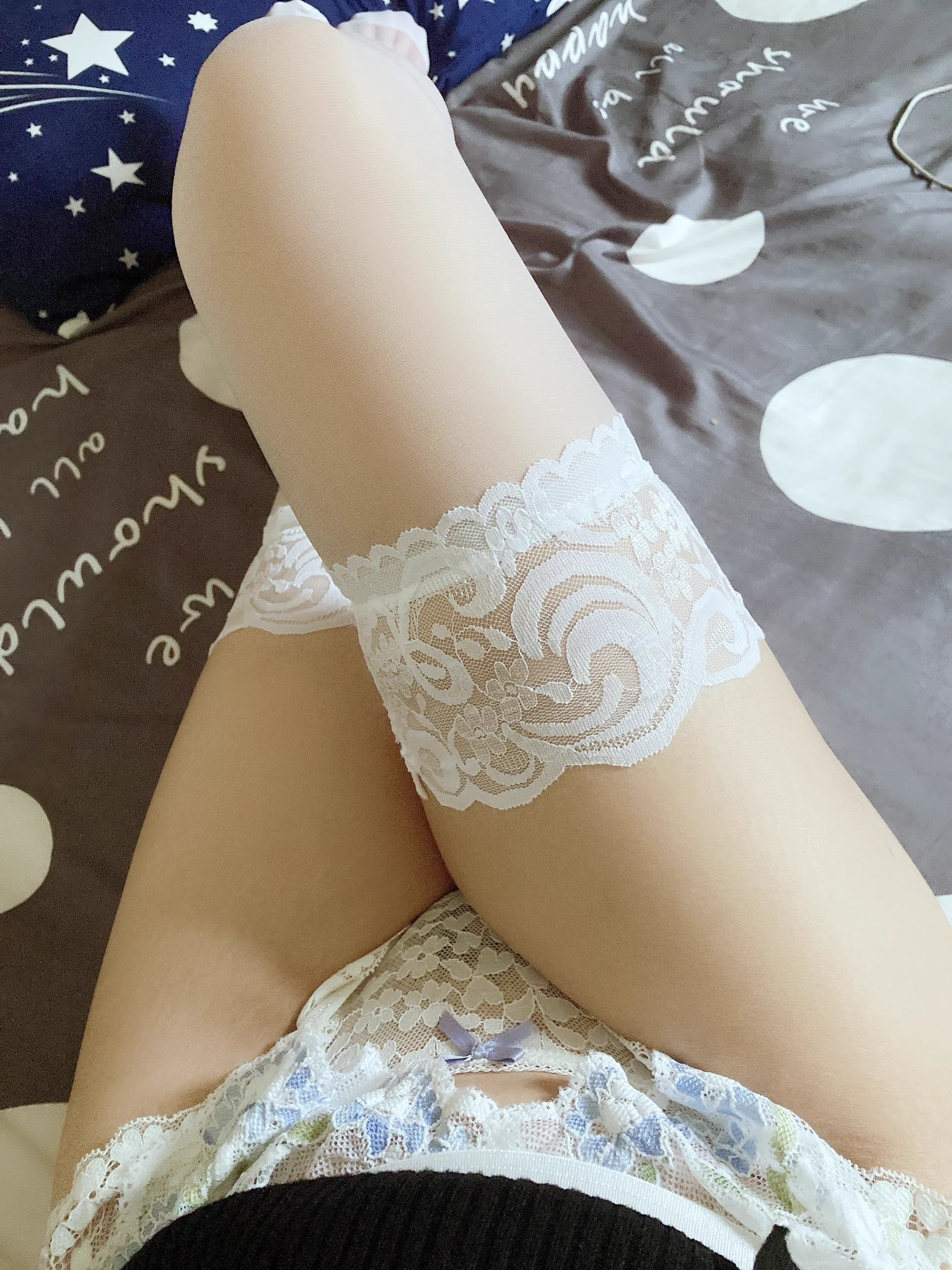 来自反差人妻的丝袜诱惑，最近想体验一下多人，能不能带你兄弟一起调教我
#广州 #母狗 https://t.co/L5gUVOBErD