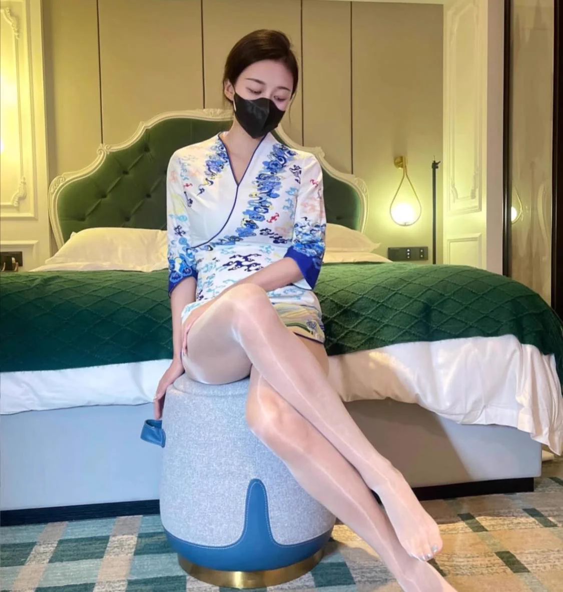 约啪对象说不喜欢我航司的制服
所以我就买了一堆其他家的空姐制服
没办法，主打一个宠粉～ https://t.co/qzpJghP5eJ