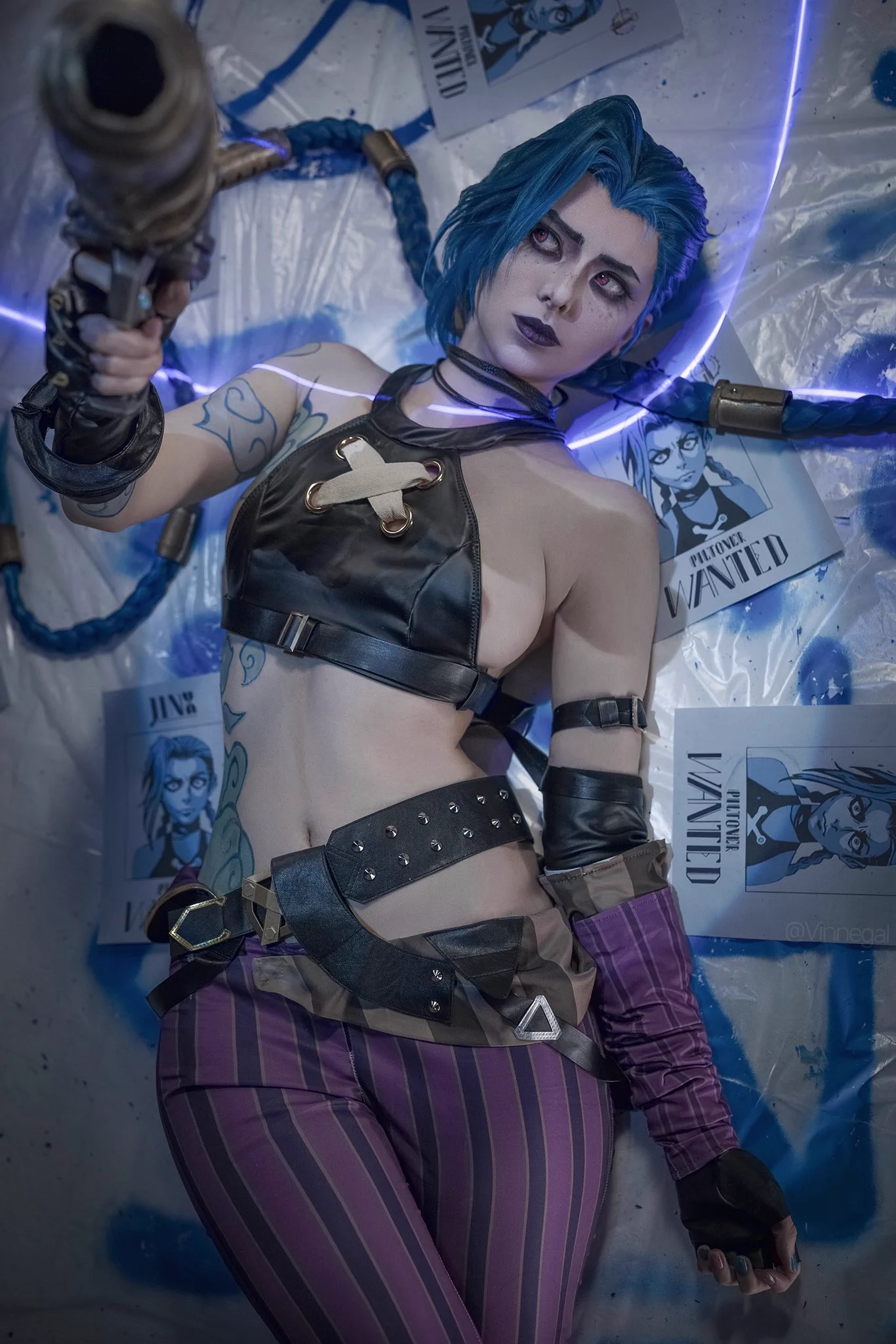 Paint the Town Blue 💙

my jinx cosplay from arcane!! https://t.co/tNlL0ZYceV