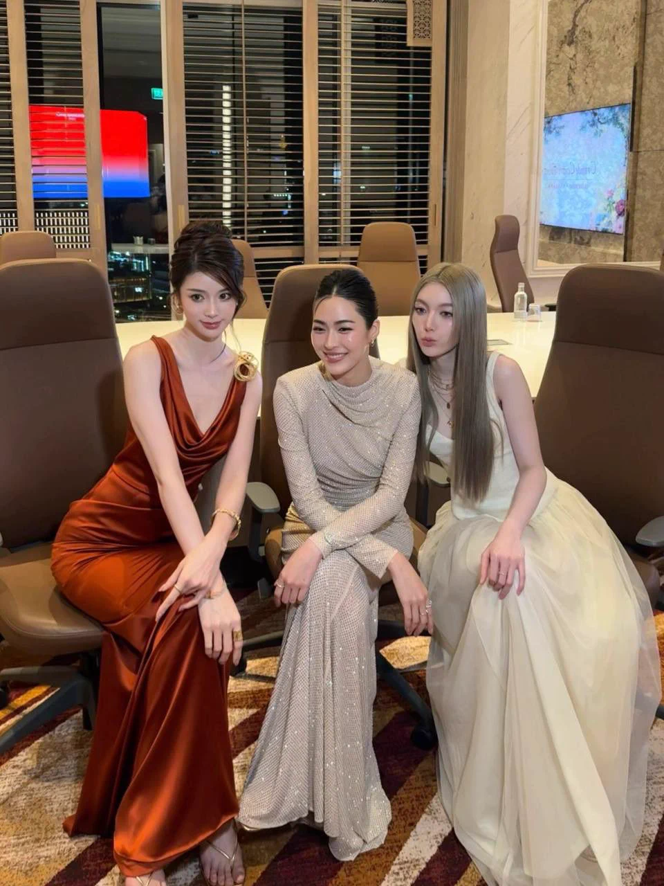 #北京 🦜
🐳新人舒涵职业T台模特
2024丝绸之路国际模特大赛总冠军🏆
时尚国际精英超模大赛中国决赛亚军🥈
2023国际友谊小姐中国区最佳气质奖
气质大牌健身达人 马甲线 🥢筷子腿
• 身高/180cm• 体重/52kg• 年龄/00年

🐧：1281079839
微：yelangman67
电报看图交流反馈群https://t.co/80IfE7zzjl https://t.co/bmK9Dsxk1K
