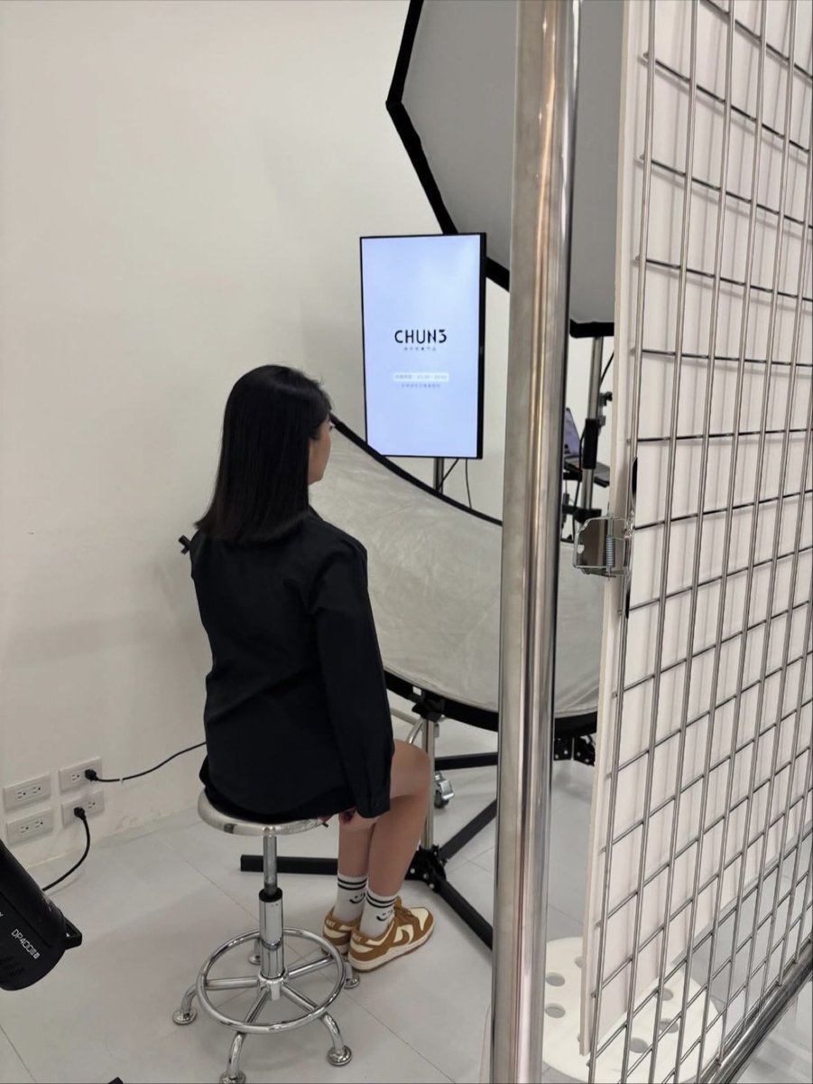 臨時起意去拍證件照（而且超好看的） https://t.co/0emVlGyCwa