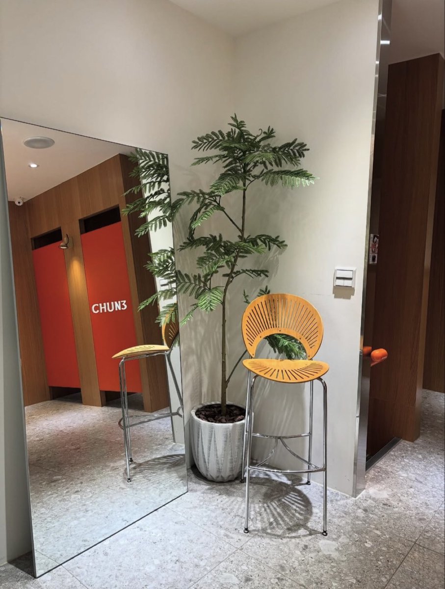 臨時起意去拍證件照（而且超好看的） https://t.co/0emVlGyCwa